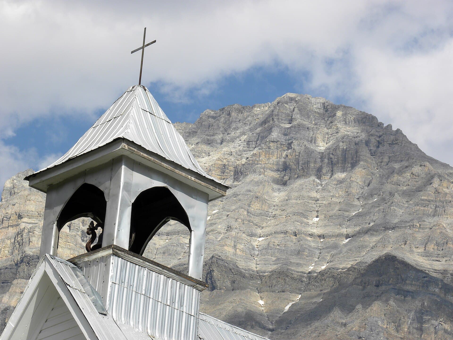 Mount Stephen: Fossil Treasures and Alpine Trails in Yoho National Park