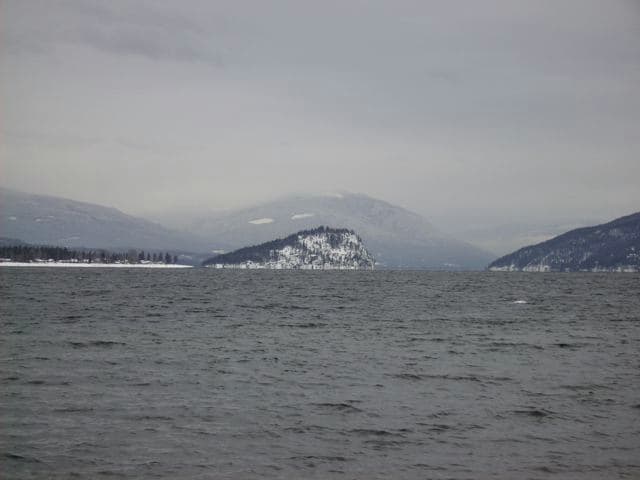 Shuswap Lake: Houseboating and Outdoor Adventures in British Columbia