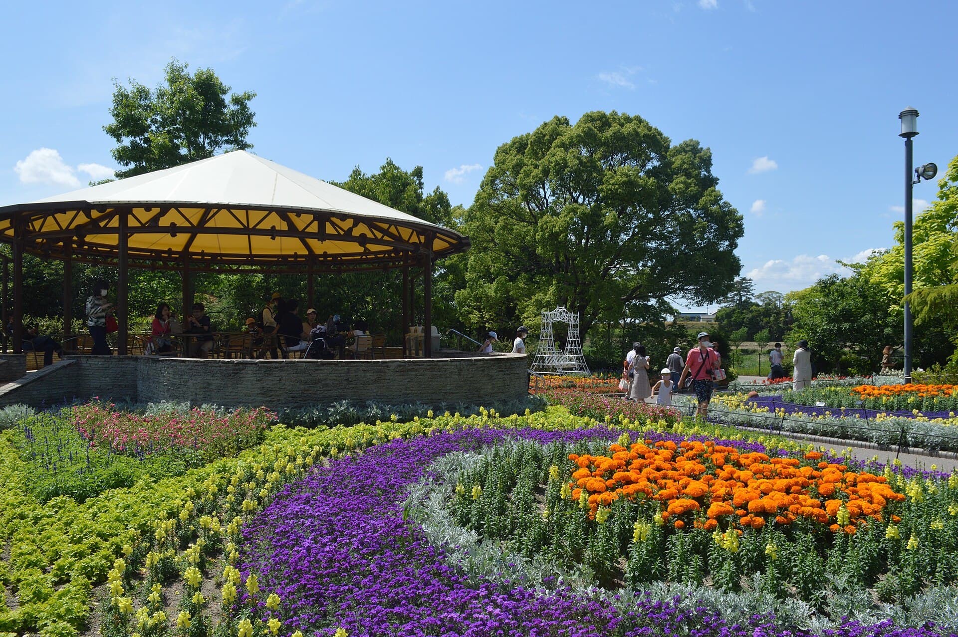 Denpark: Floral Gardens and Family Escapes in Anjō