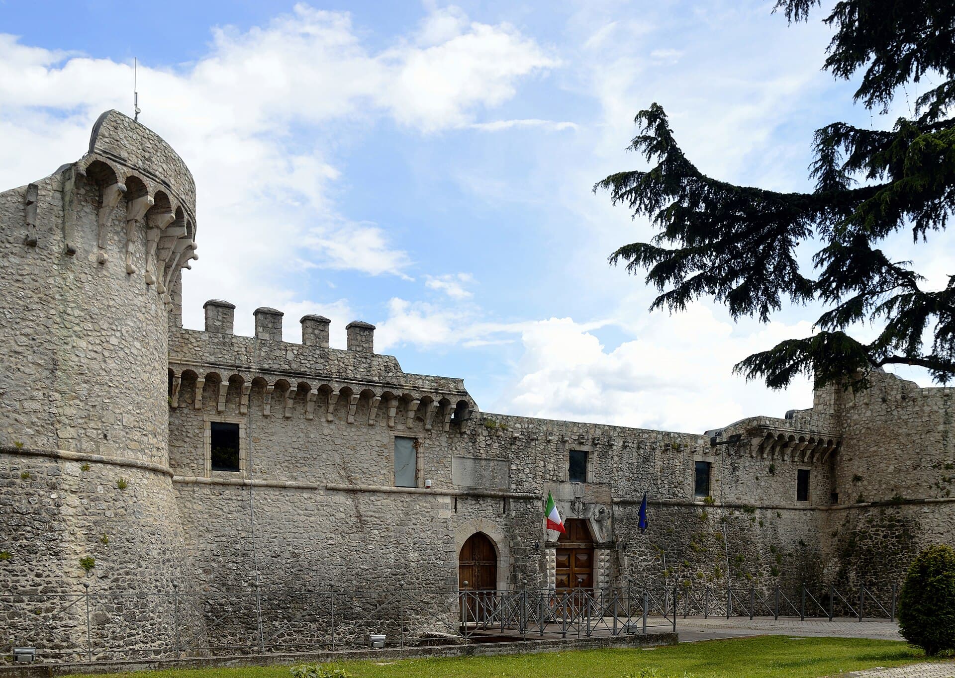 Orsini-Colonna Castle: Medieval Fortress and Renaissance Residence in Avezzano
