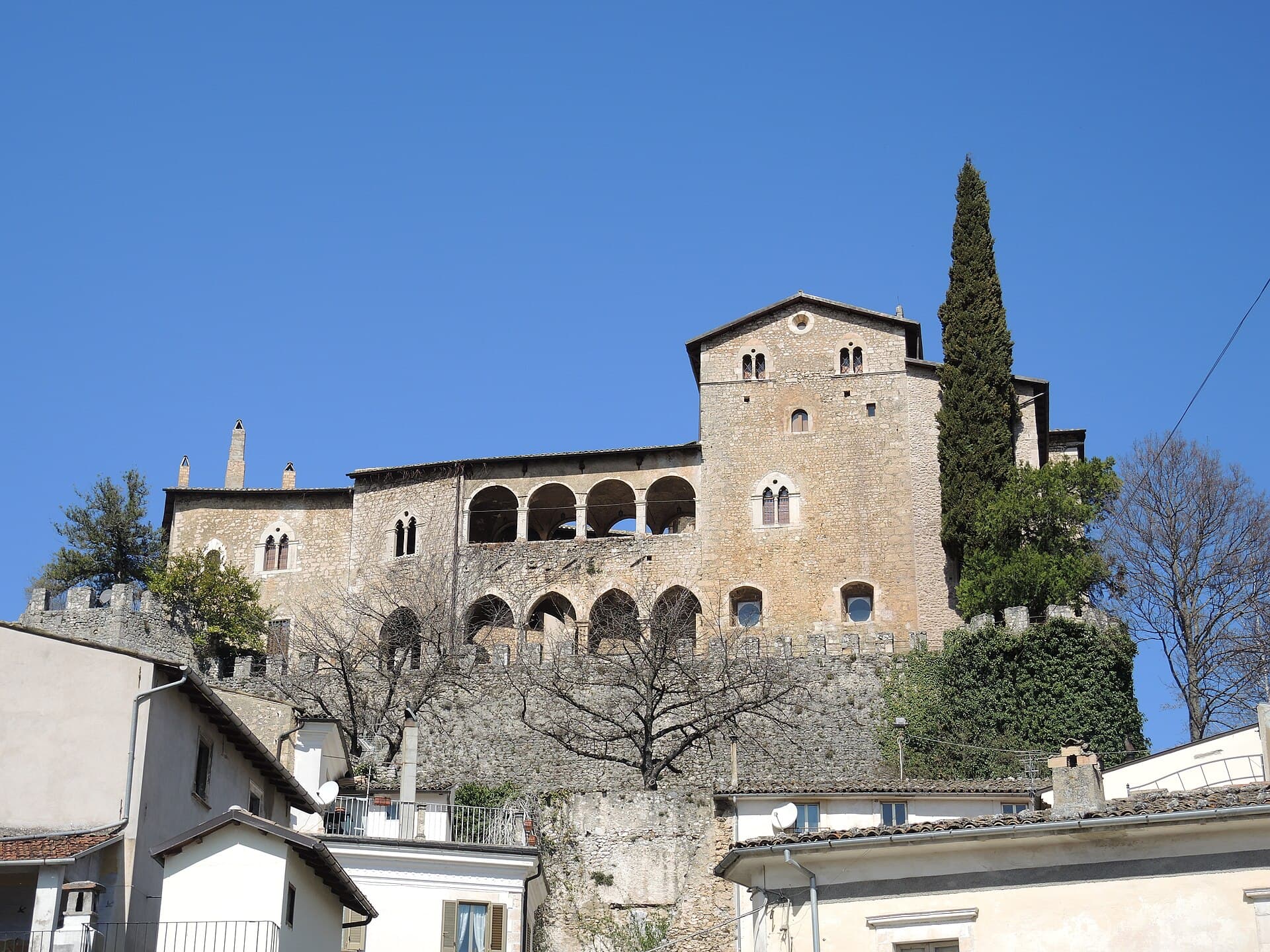 Castello di Gagliano Aterno: Medieval Fortress in Abruzzo’s Aterno Valley