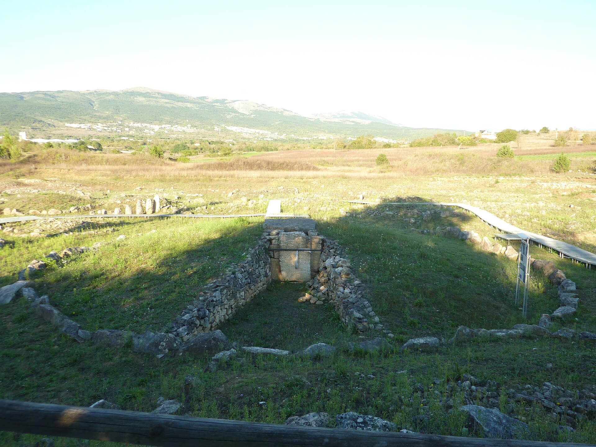Necropolis of Fossa: Unearthing Abruzzo’s Ancient Italic Tombs