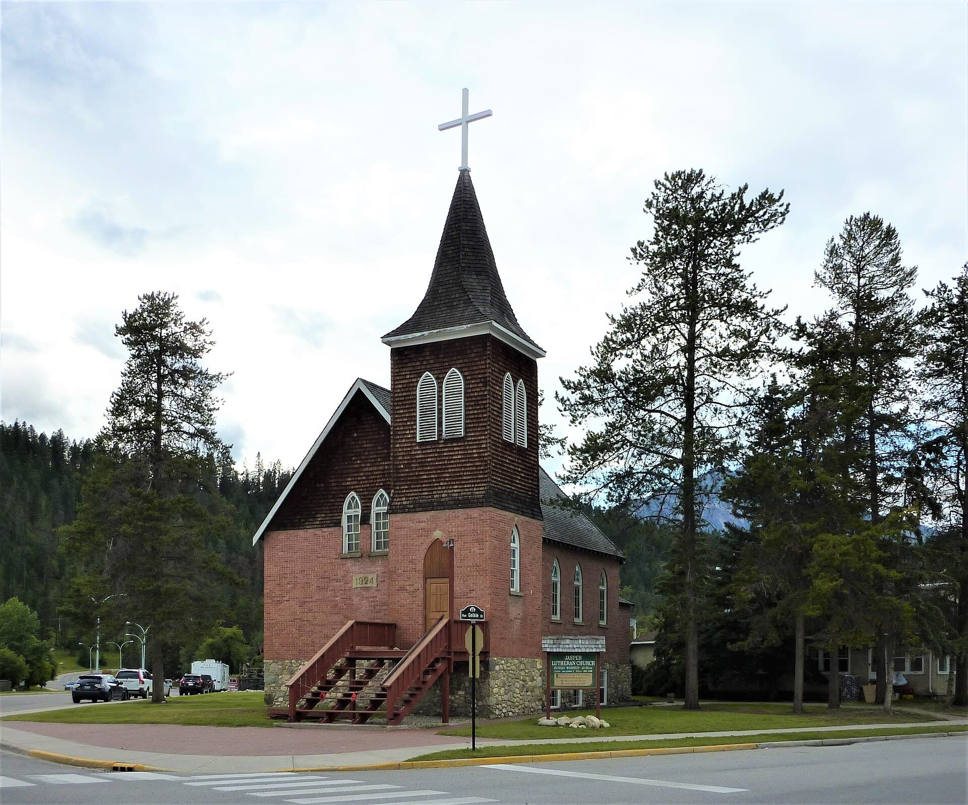 Jasper Lutheran Church: A Peaceful Sanctuary in the Canadian Rockies