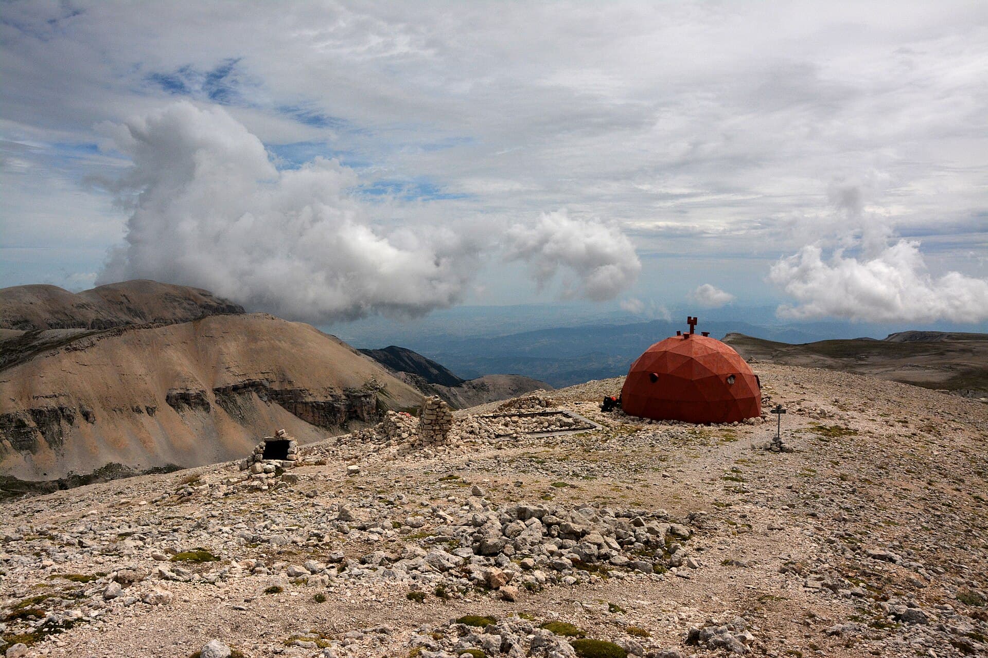 Monte Amaro: Hiking Abruzzo’s Highest Peak in the Maiella Massif