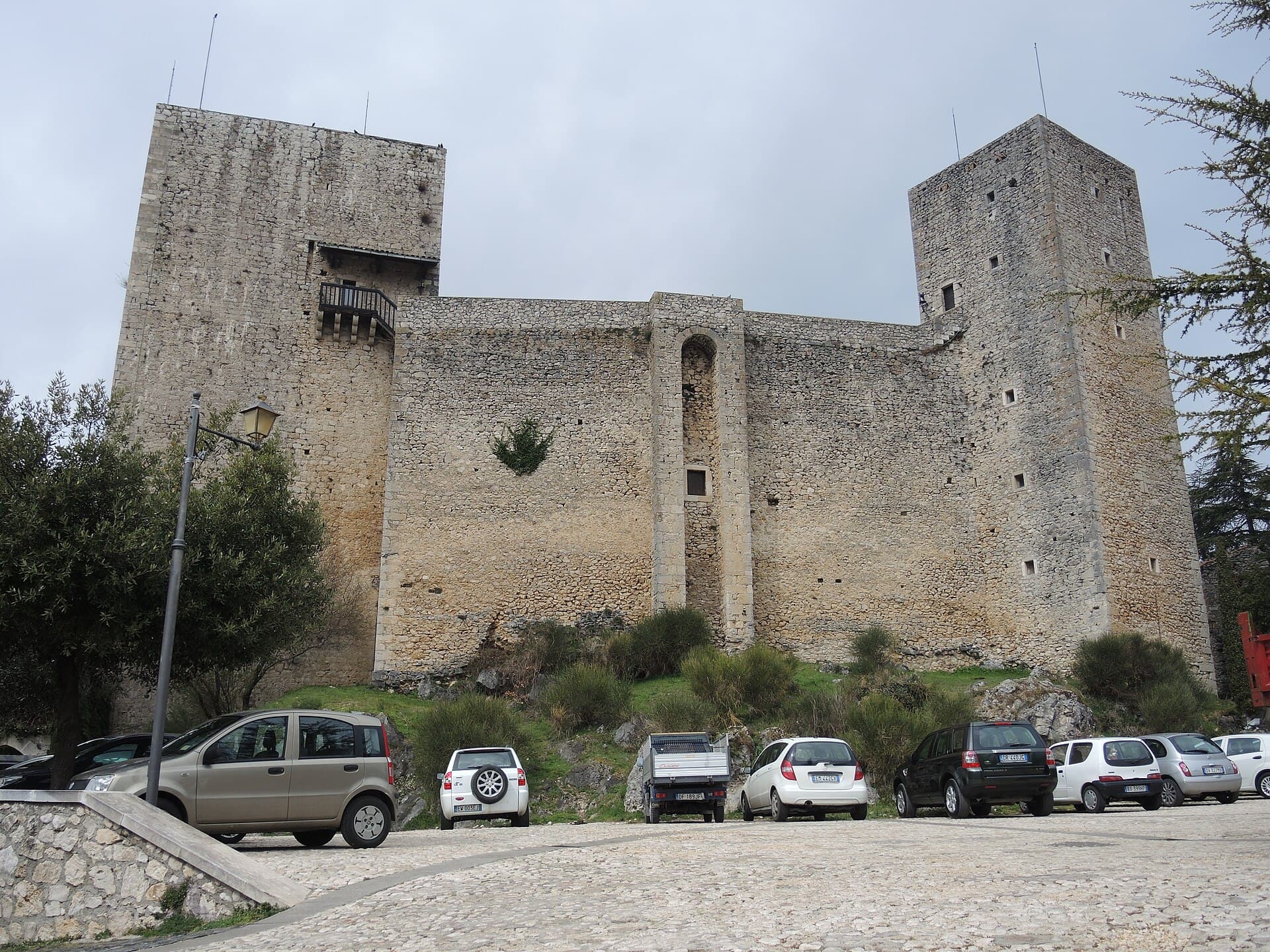 Castello di Pereto: Medieval Stronghold in Abruzzo’s Hills