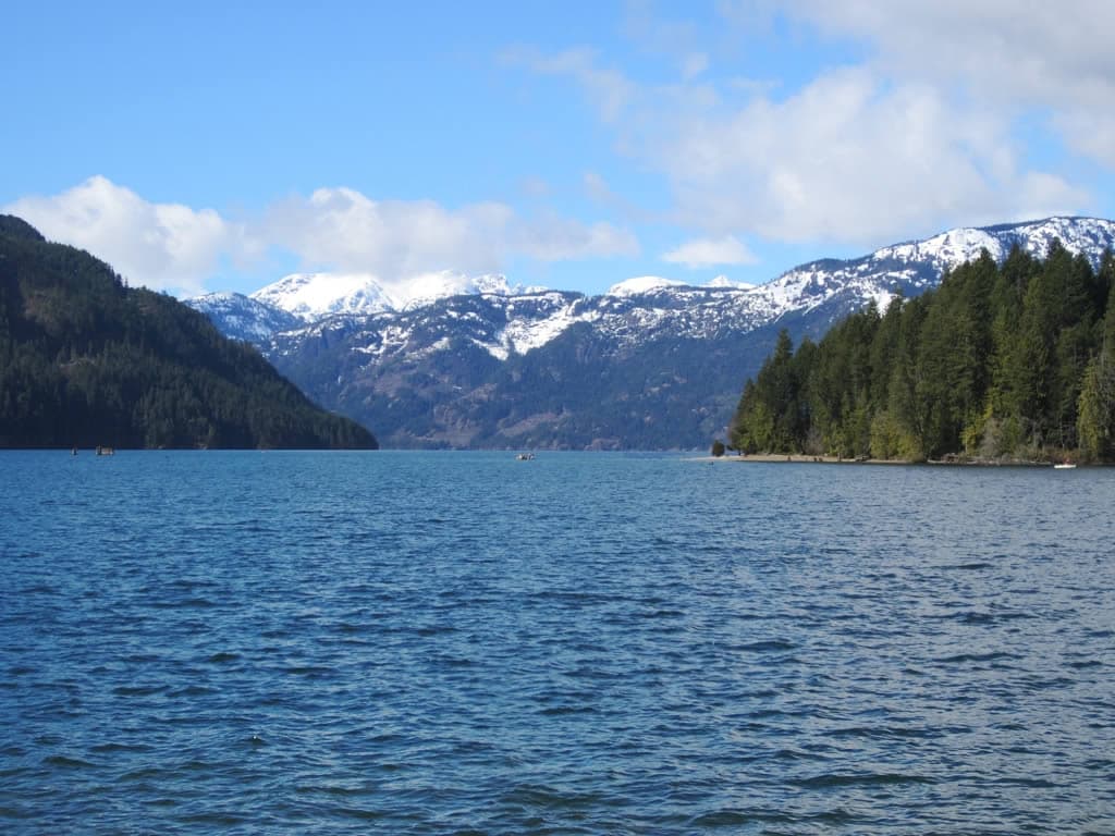 Comox Lake: Pristine Waters and Mountain Trails on Vancouver Island