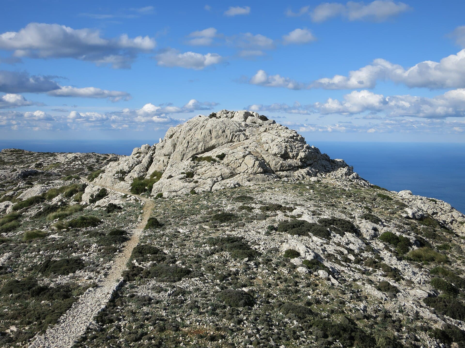 Es Caragolí: A Quiet Hike to One of Mallorca’s Lesser-Known Peaks