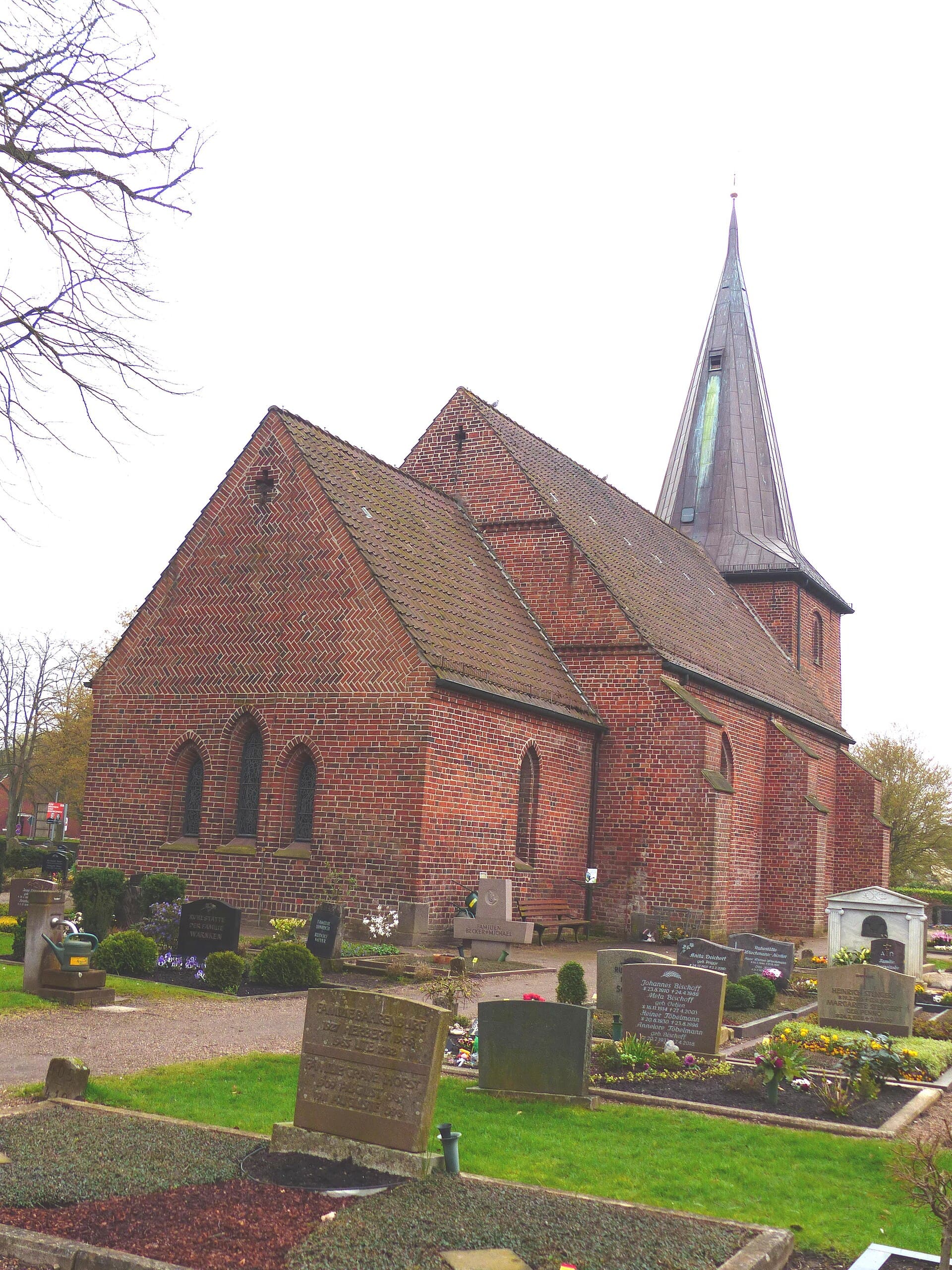 St. Johanneskirche: Historic Church Retreat in Bremen’s Obervieland