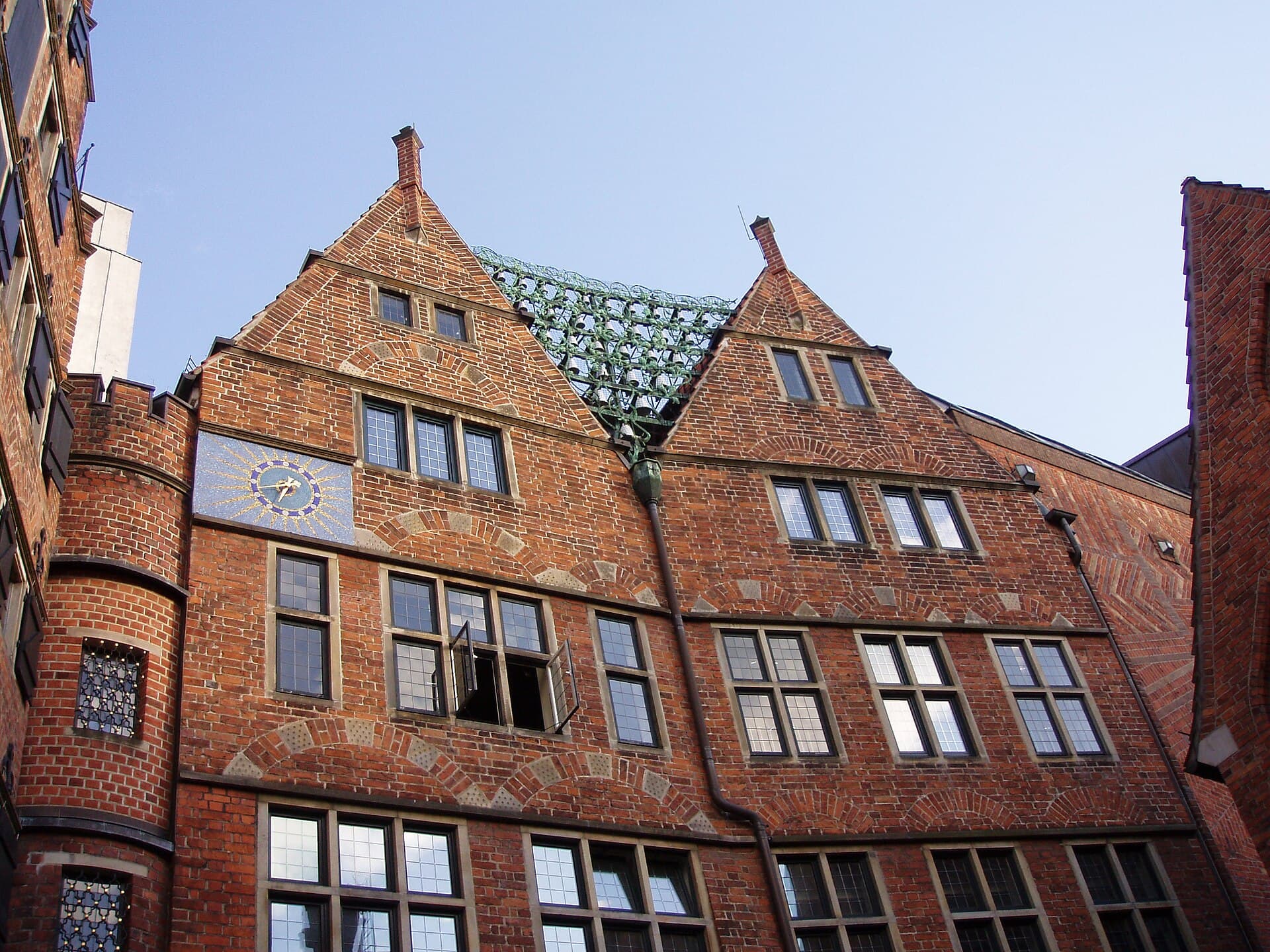 Haus des Glockenspiels: Bremen’s Carillon and Mechanical Figures