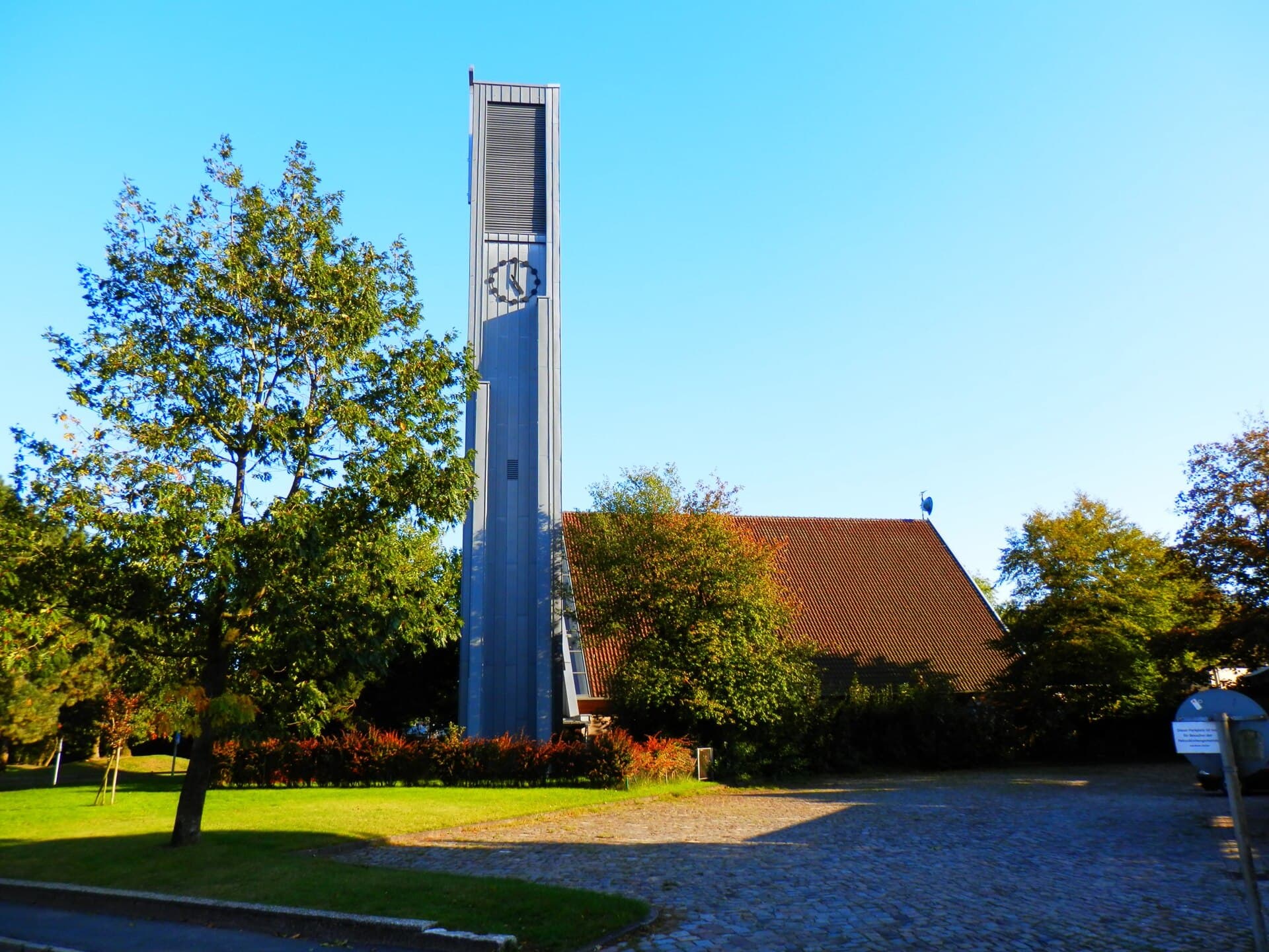 Petruskirche in Geestemünde: A Historic Church in Bremen’s Harbor District