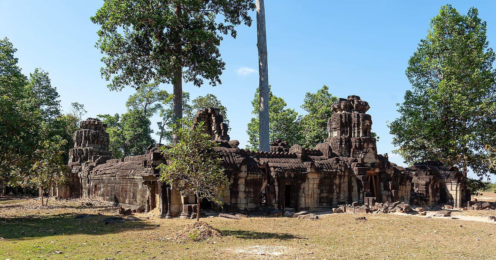 Banteay Prei Temple: A Serene Bayon-Style Ruin in the Angkor Forest
