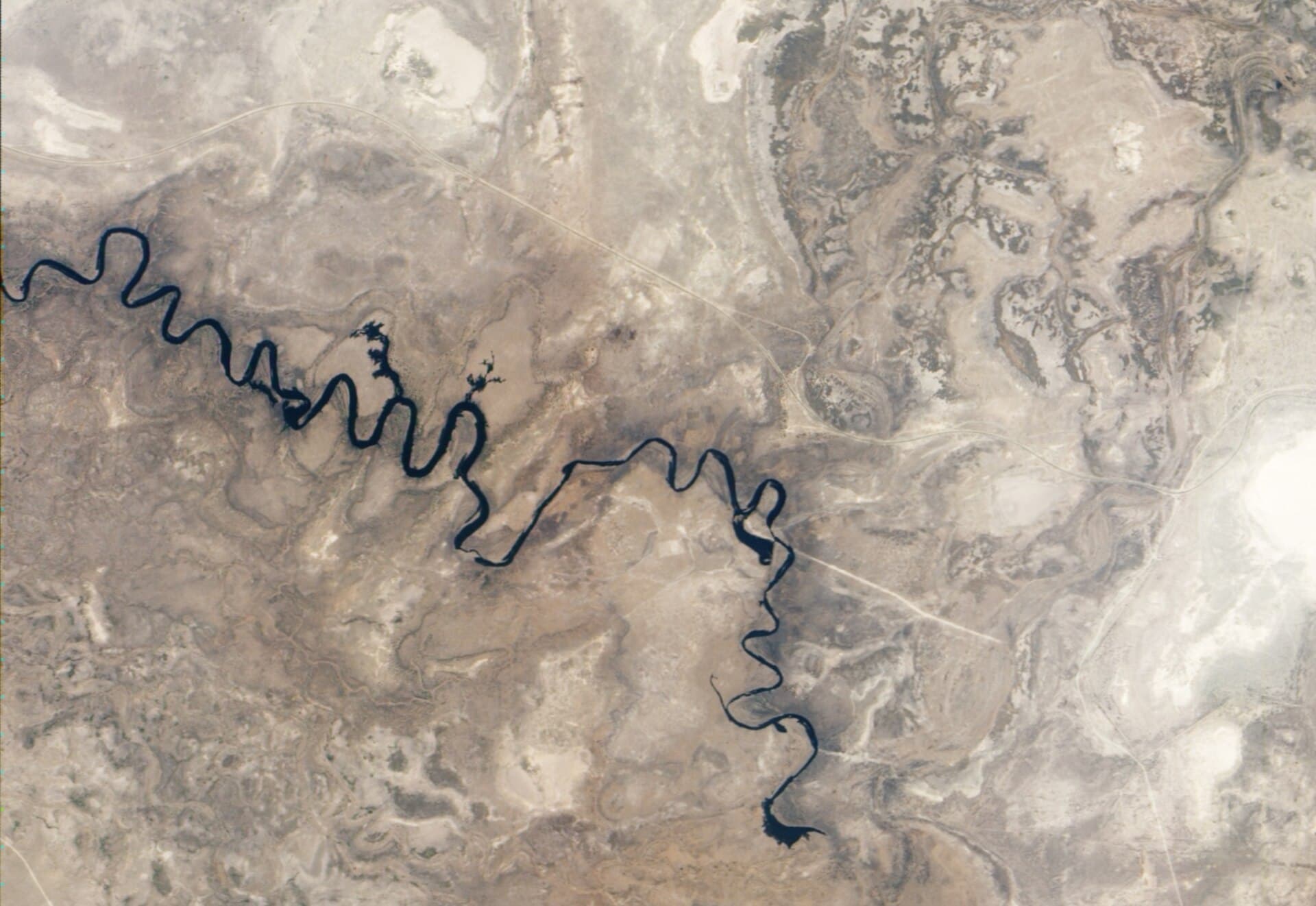 Boteti River: Botswana’s Seasonal Lifeline Through the Kalahari