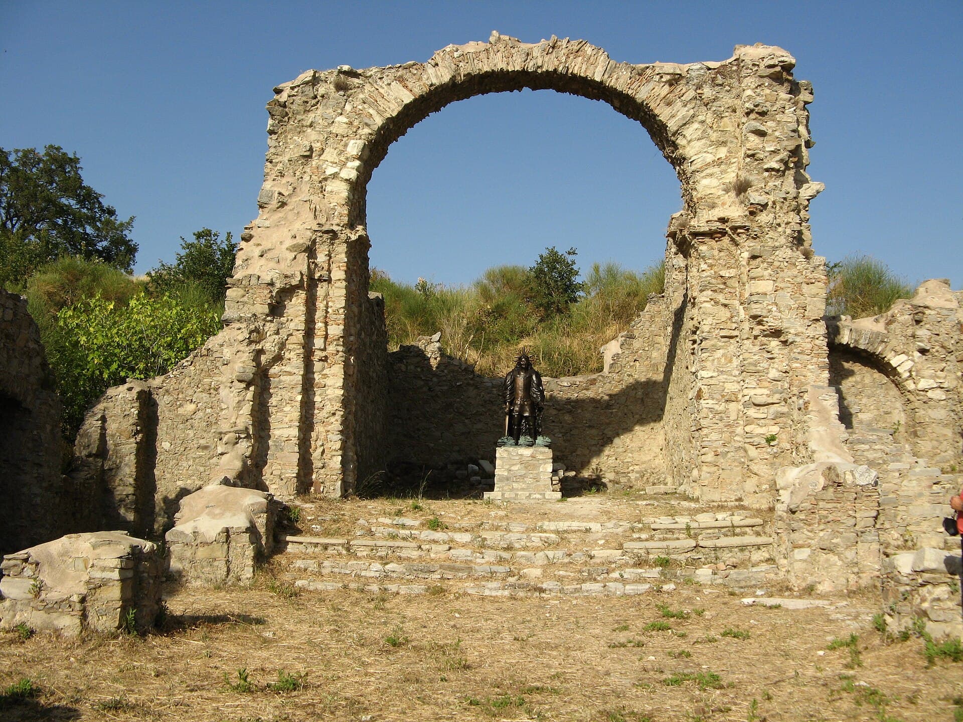 Acerenthia: Unearthing Calabria’s Ancient Hilltop Ruins