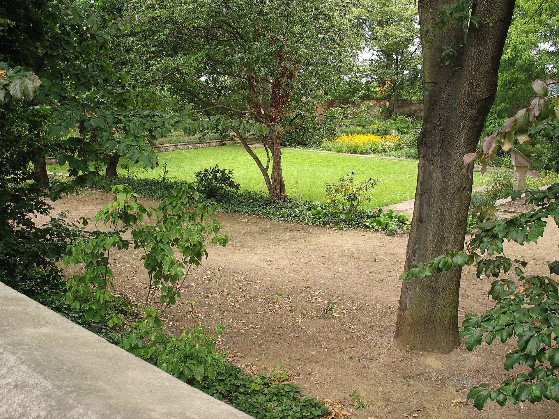 Focke-Garten: A Quiet Historic Park in Central Bremen