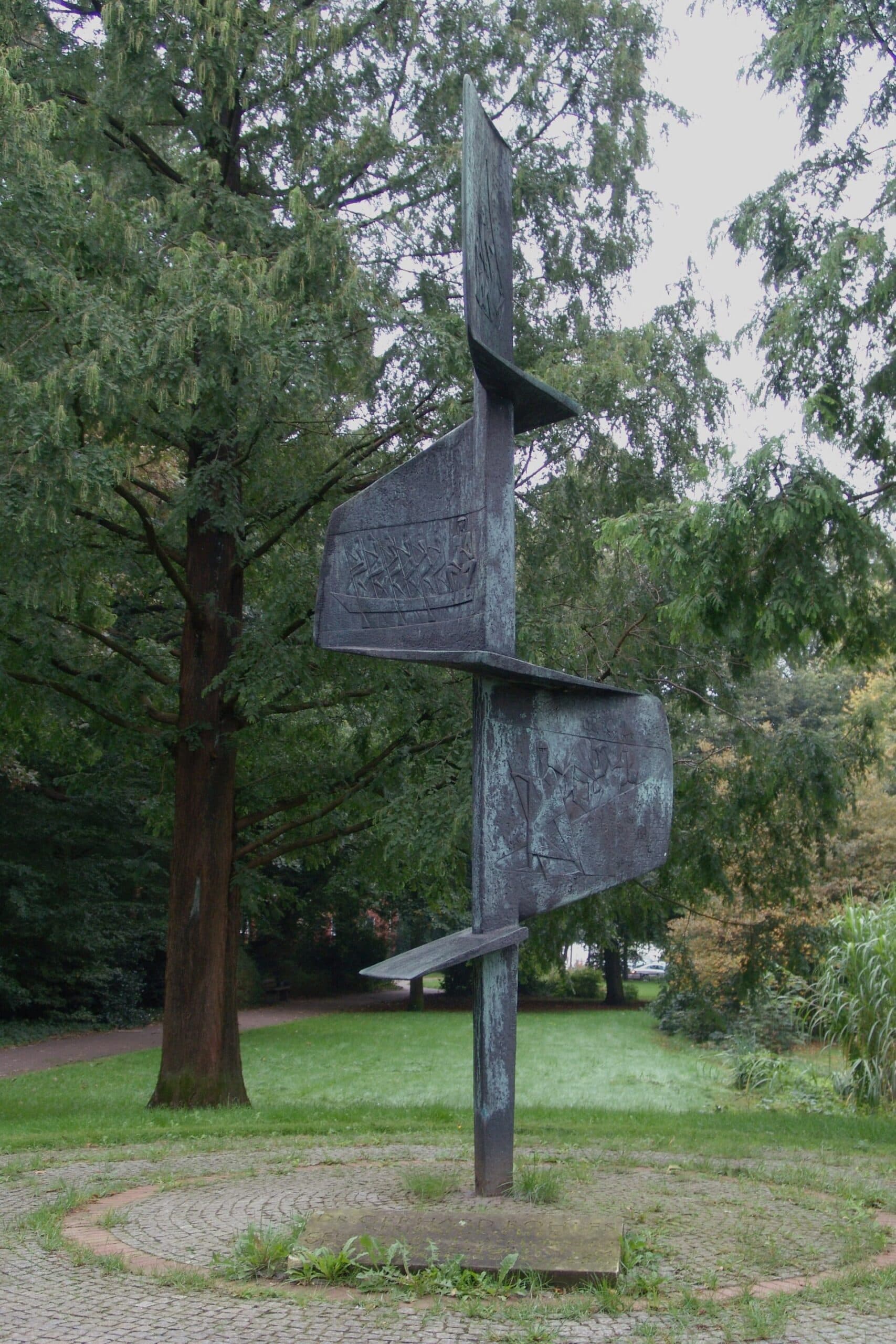 Gerhard-Rohlfs-Denkmal: Bremen’s Monument to Its Pioneering Explorer