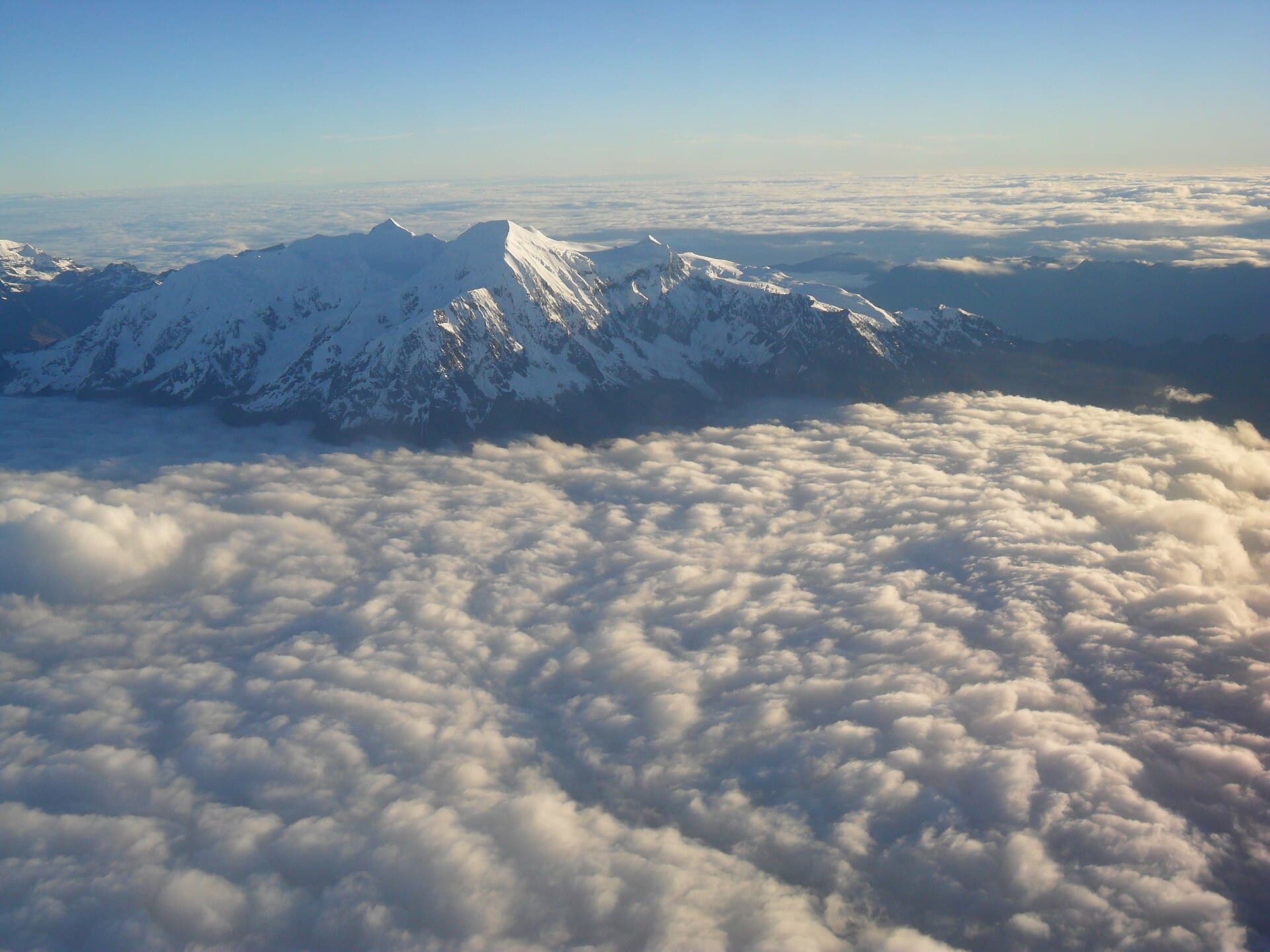 Layqa Qullu: Trekking Bolivia’s Remote Andean Summit Near La Paz