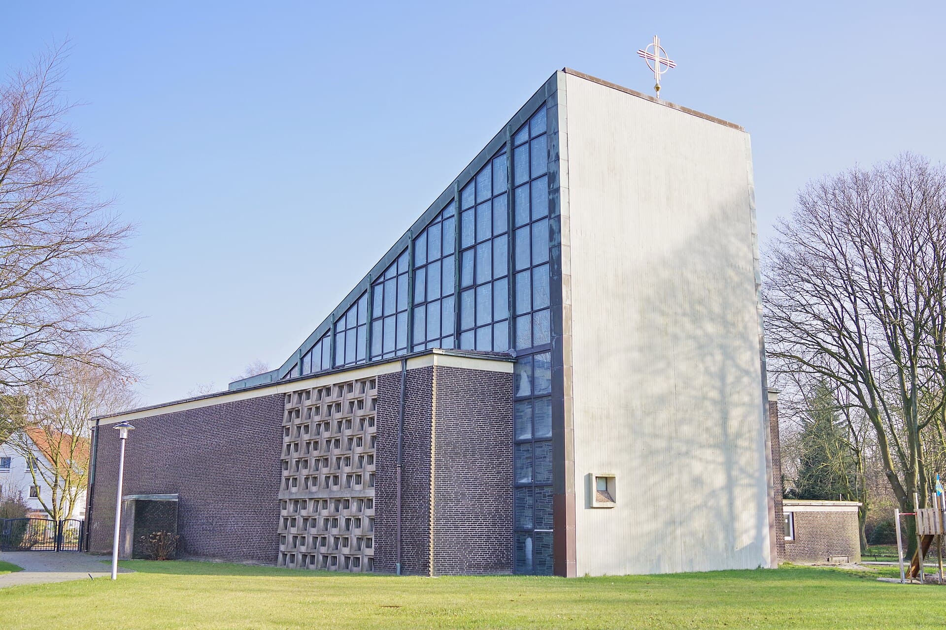 St. Willehad Church: Historic Sanctuary in Bremen