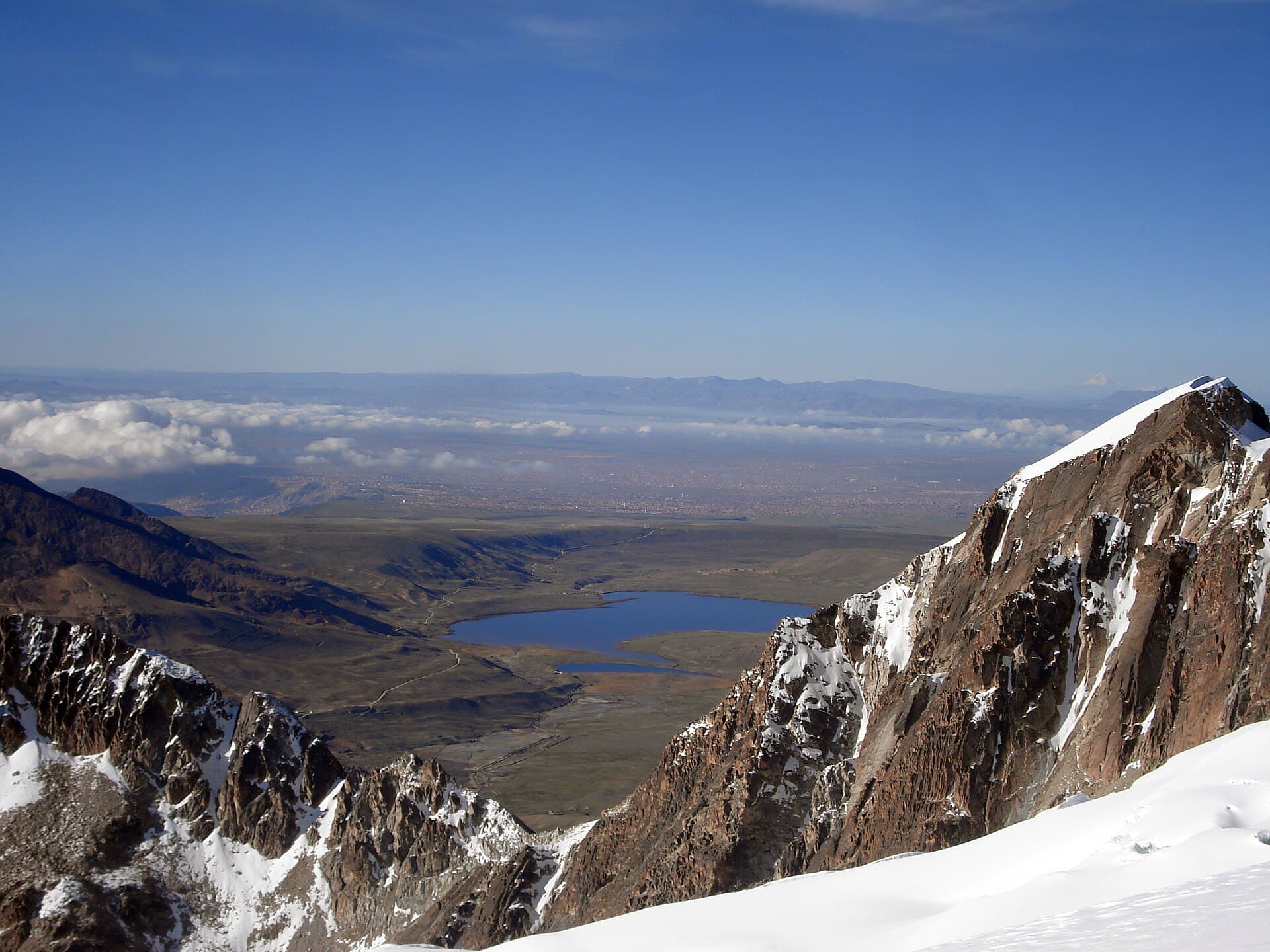 Milluni Lake: Bolivia’s Turquoise High-Altitude Gem Near La Paz