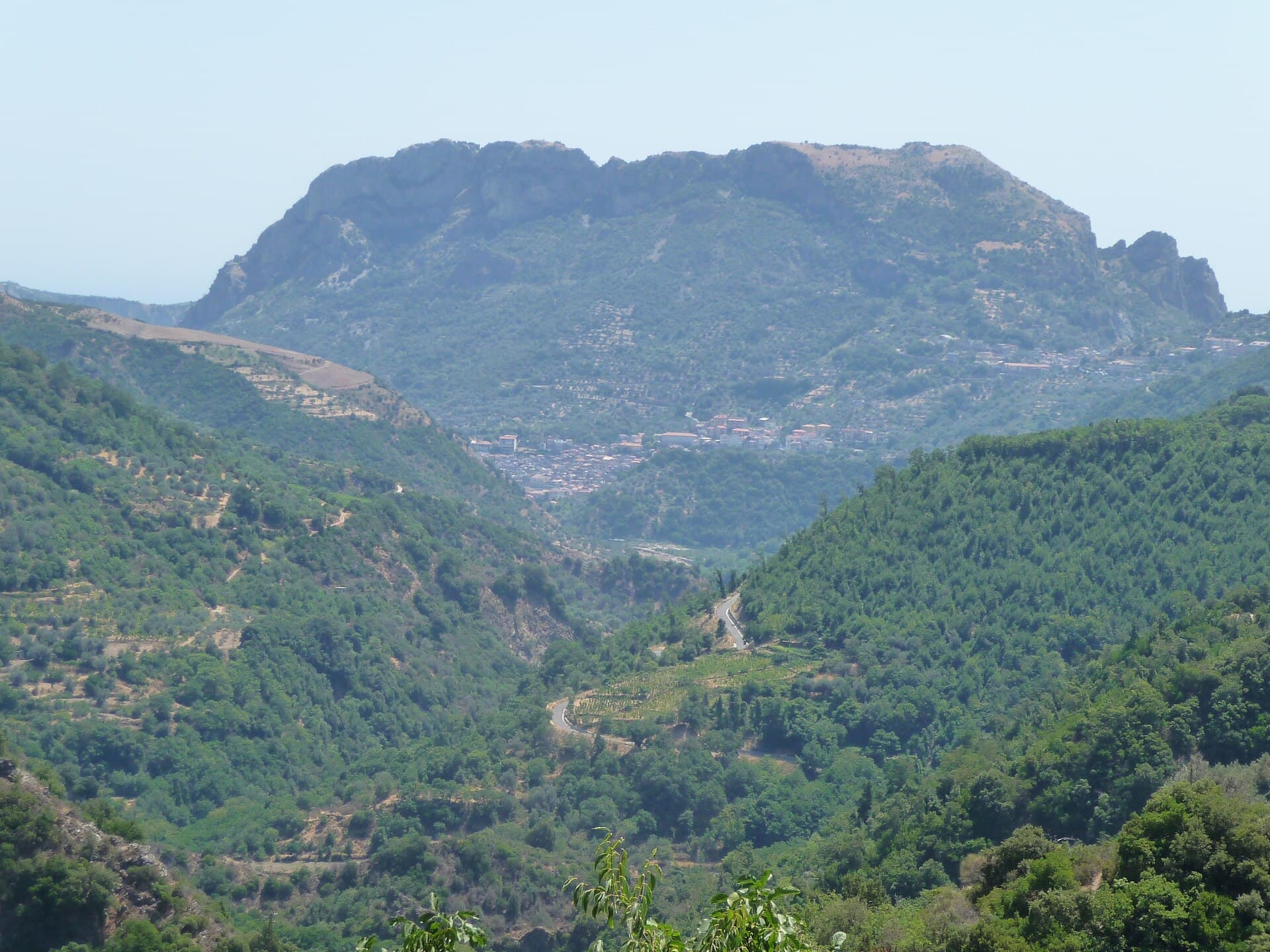 Monte Mammicomito: Hiking Calabria’s Rugged Ionian Mountain Peak