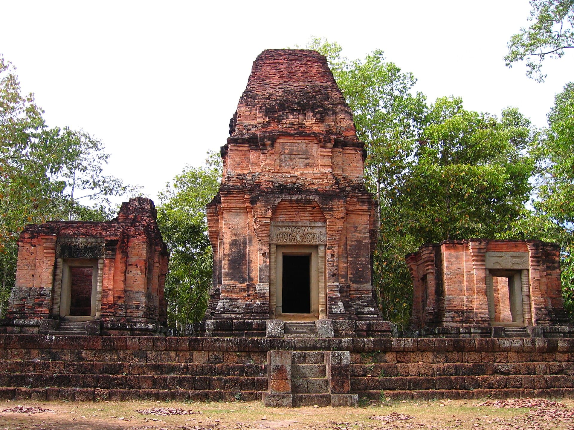 Prasat Bei: The Quiet Three-Tower Temple in Angkor’s Heart