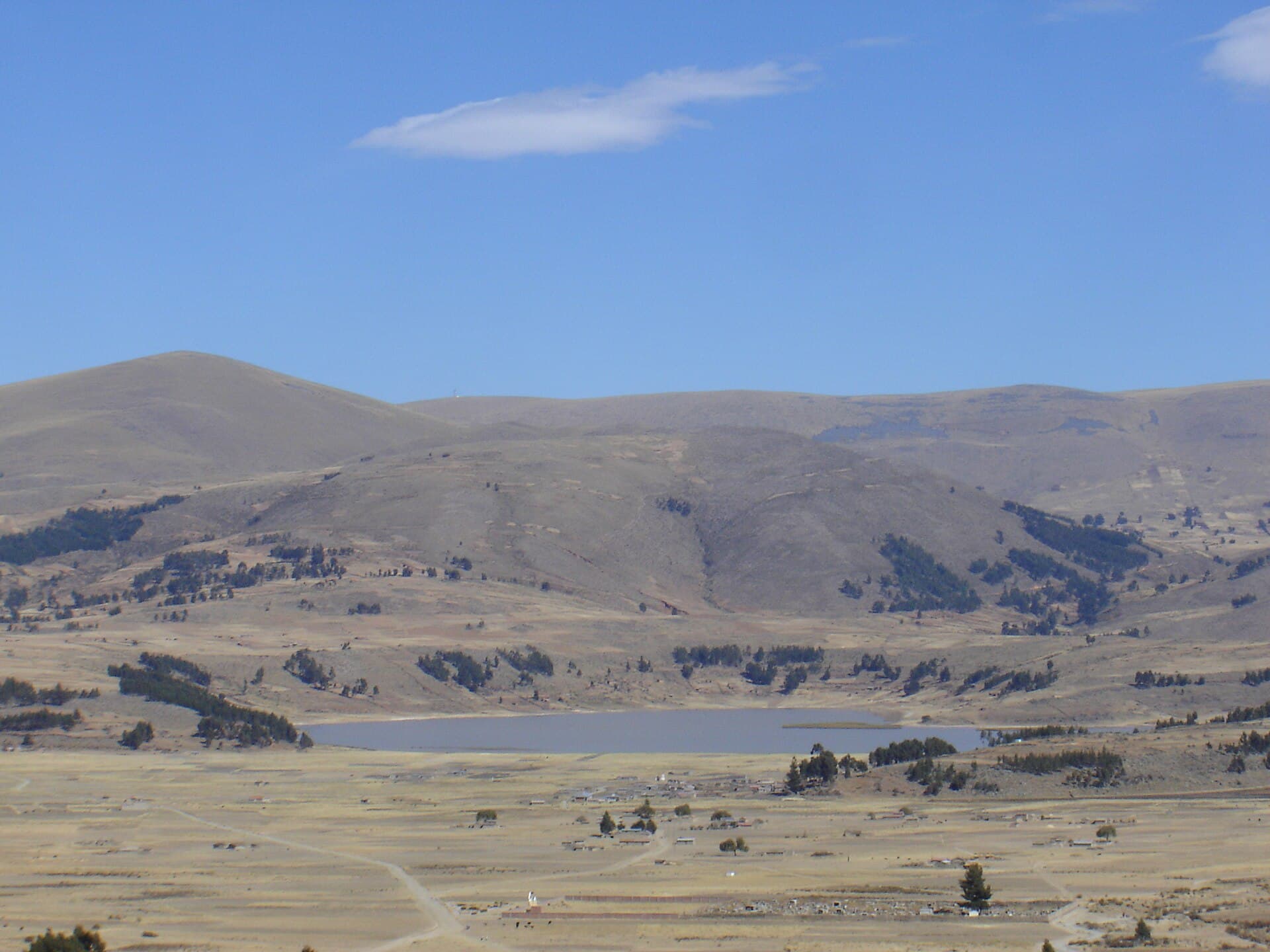 Qullpa Qucha: Bolivia’s Remote Andean Lake in Arani Province