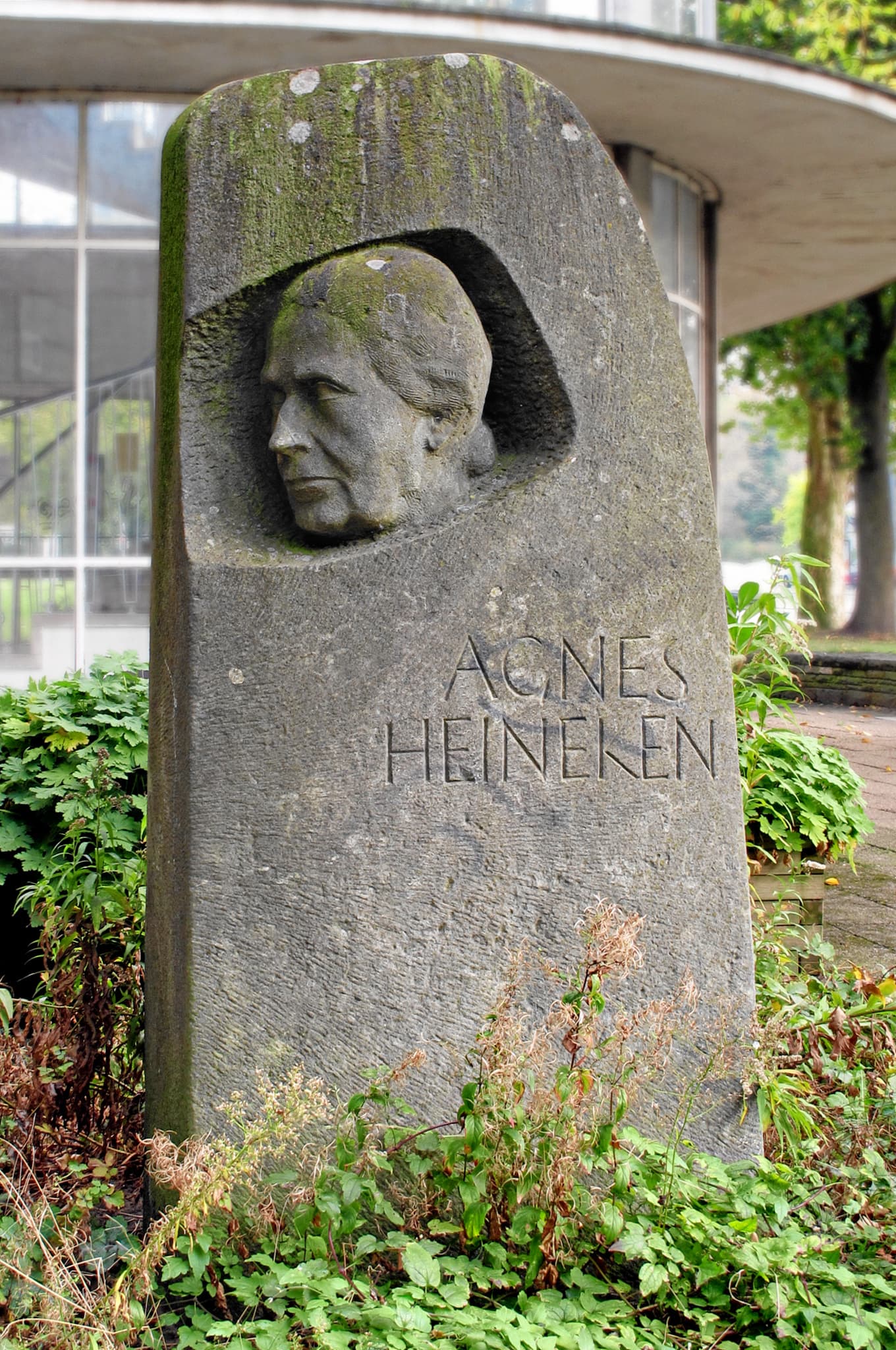 Agnes-Heineken-Denkmal: Honoring Bremen’s Trailblazing Feminist in the City Center