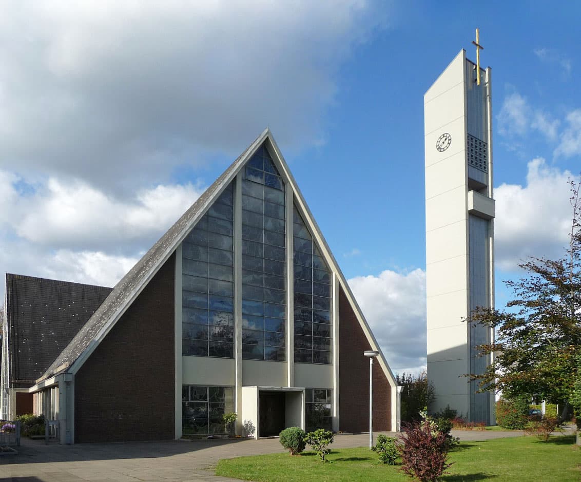 Melanchthonkirche: Bremen’s Serene Osterholz Landmark