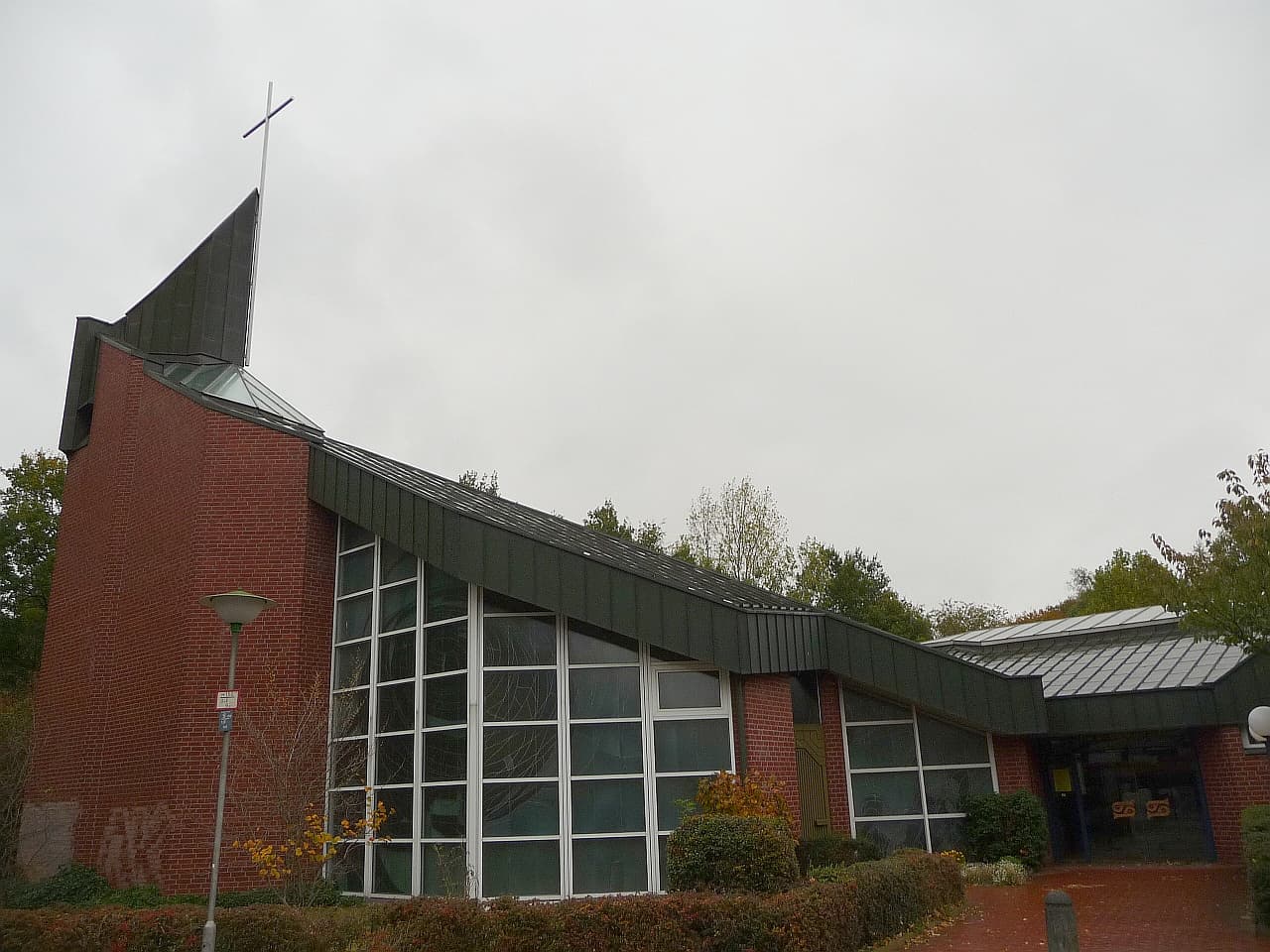 St. Thomas Church in Bremen: A Peaceful Parish Landmark