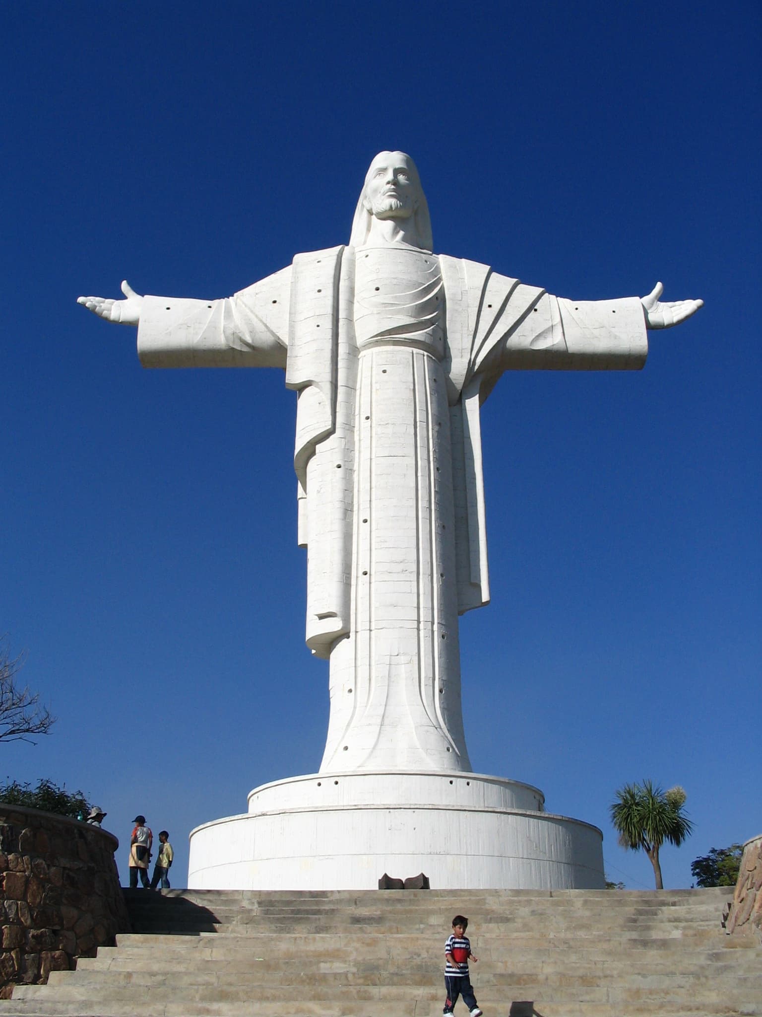 Cristo de la Concordia: Bolivia’s Towering Christ Statue Overlooking Cochabamba
