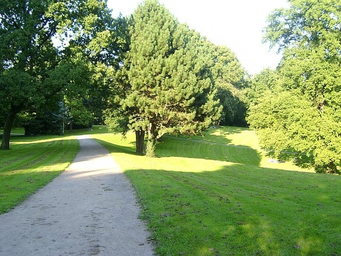 Knoops Park: A Serene English Landscape Garden in Burglesum, Bremen