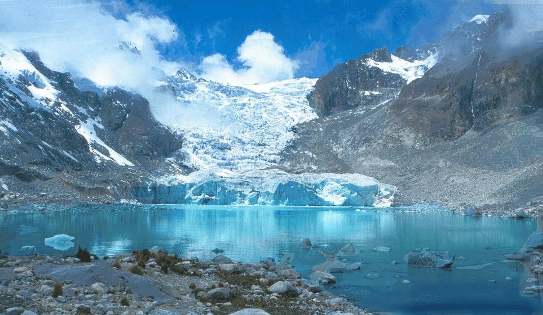 Glaciar Lake: Bolivia’s Remote Turquoise Andean Gem