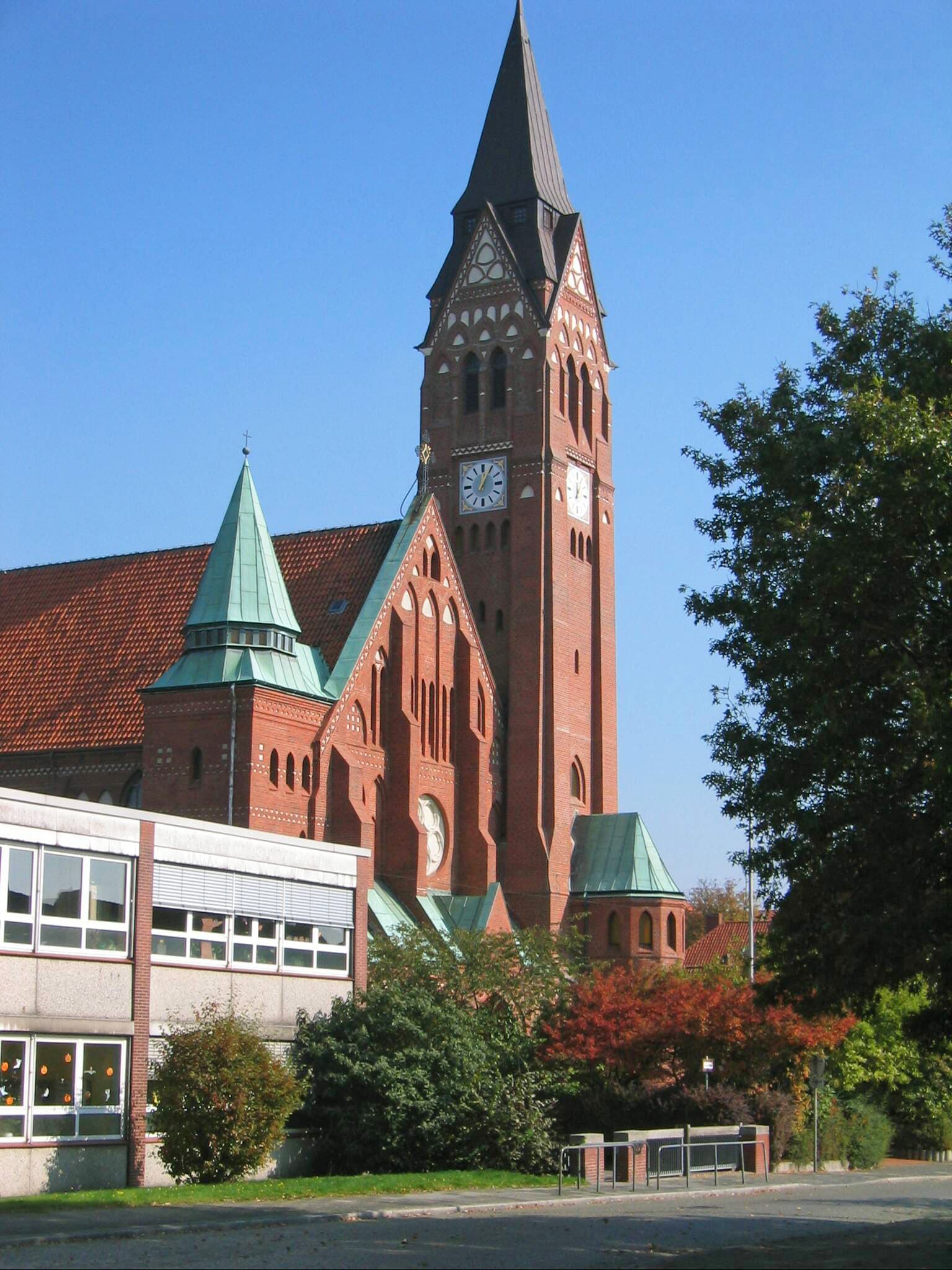 Herz-Jesu-Kirche: A Neo-Gothic Landmark in Bremerhaven-Lehe