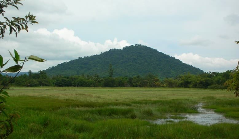 Phnom Dei: Hiking Cambodia’s Sacred Mountain Near Angkor