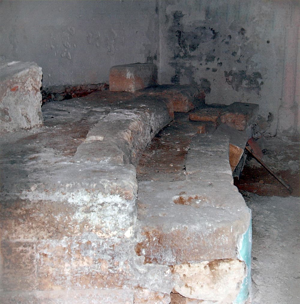 Resti dell’Odèon/Ekklesiasterion: Greek Assembly Ruins in Locri, Calabria
