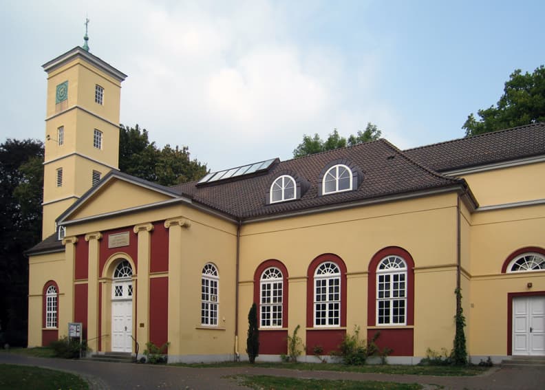 Stadtkirche Vegesack: Historic Riverside Church in Bremen