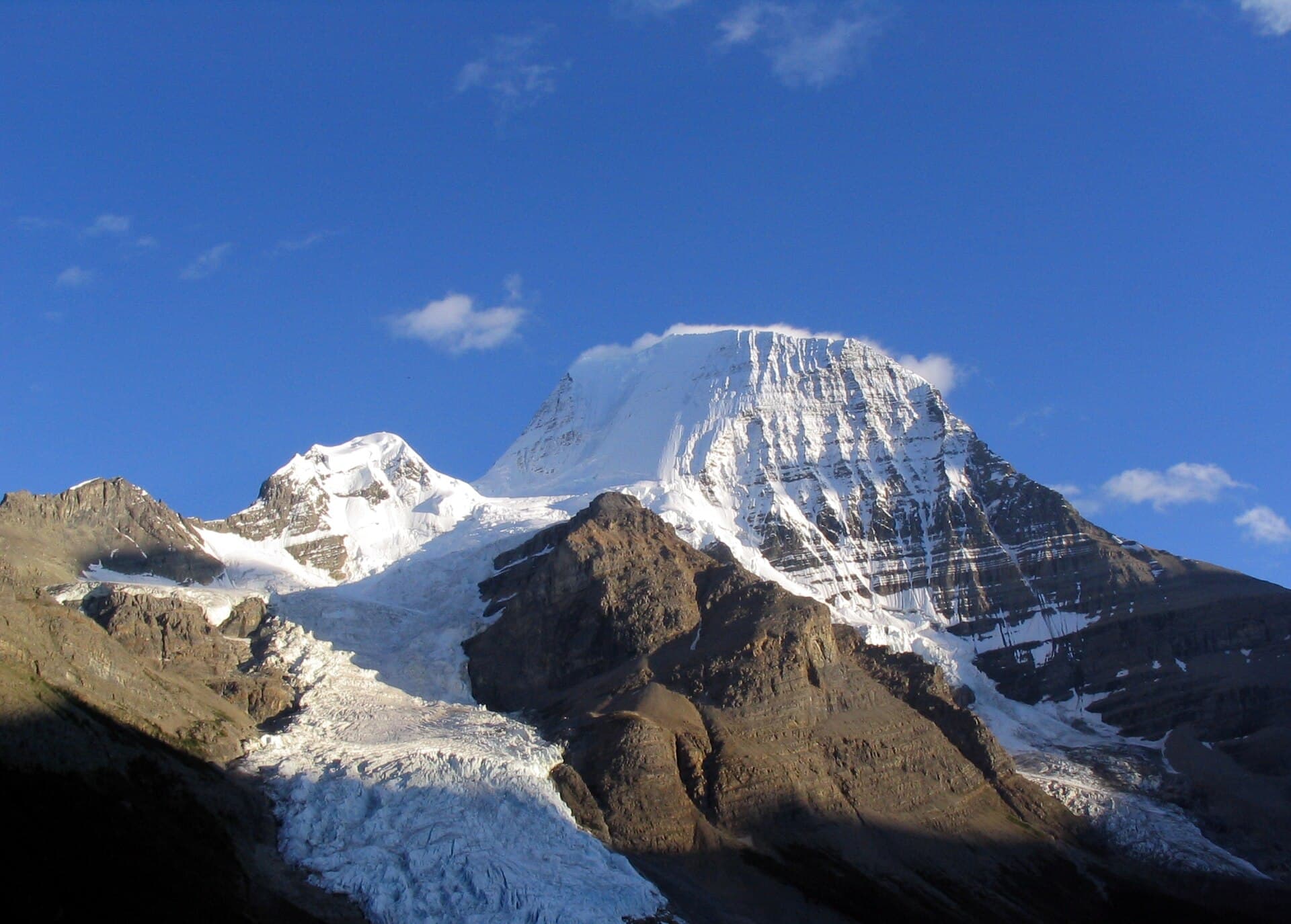 Mount Robson: Scaling the Highest Peak in the Canadian Rockies