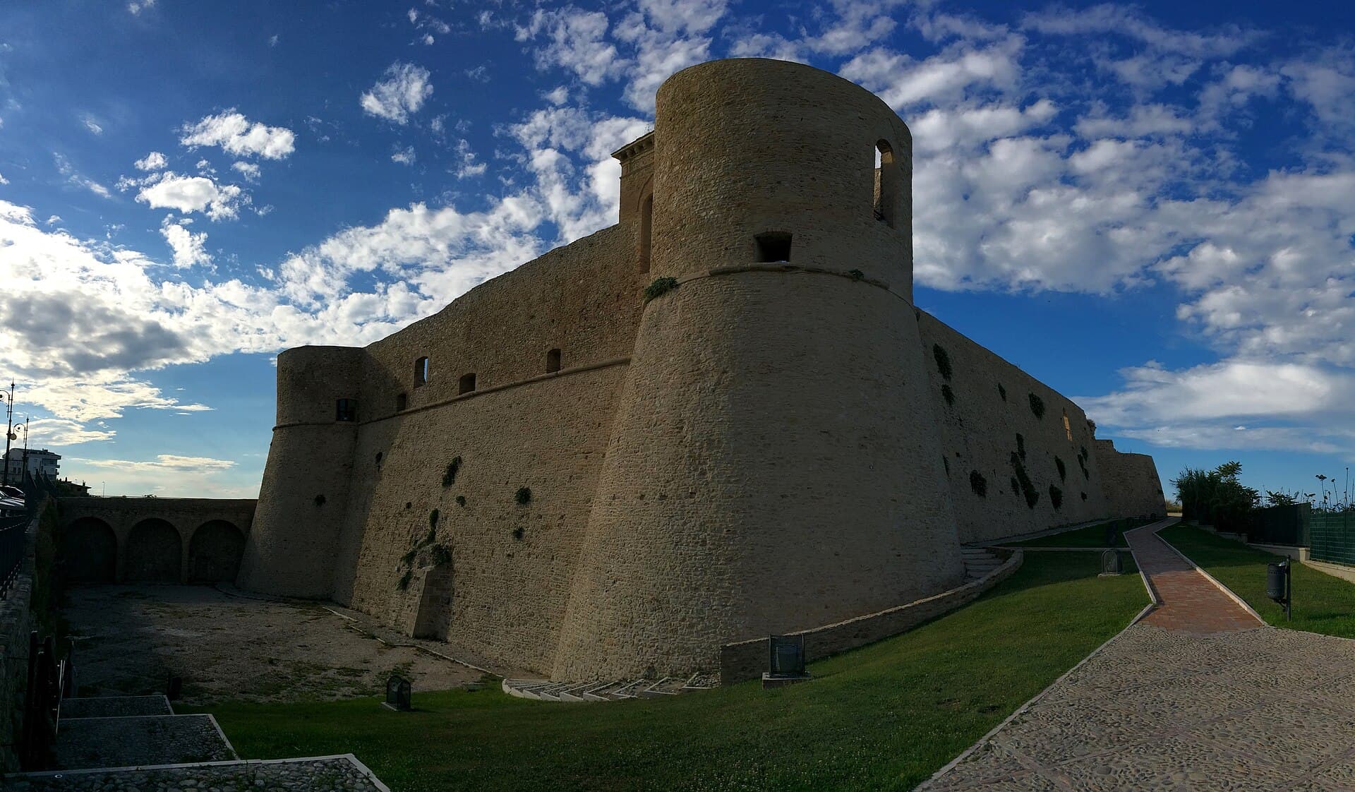 Aragonese Castle in Ortona: Medieval Fortress Above the Adriatic