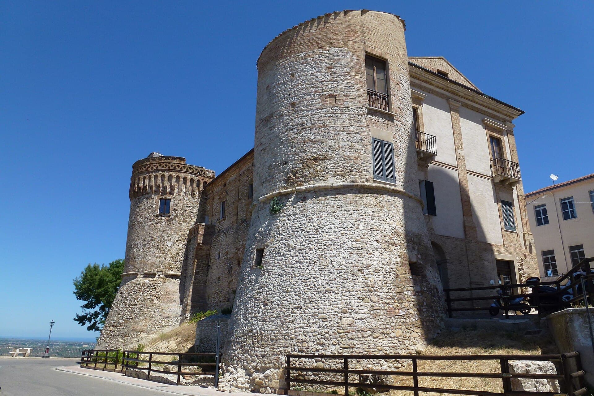 Castello di Monteodorisio: A Medieval Fortress Overlooking Abruzzo’s Sinello Valley
