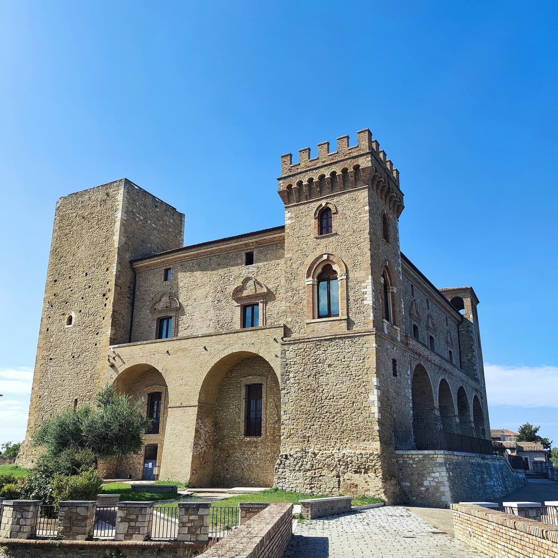 Castello Ducale di Crecchio: Medieval Fortress in Abruzzo’s Countryside