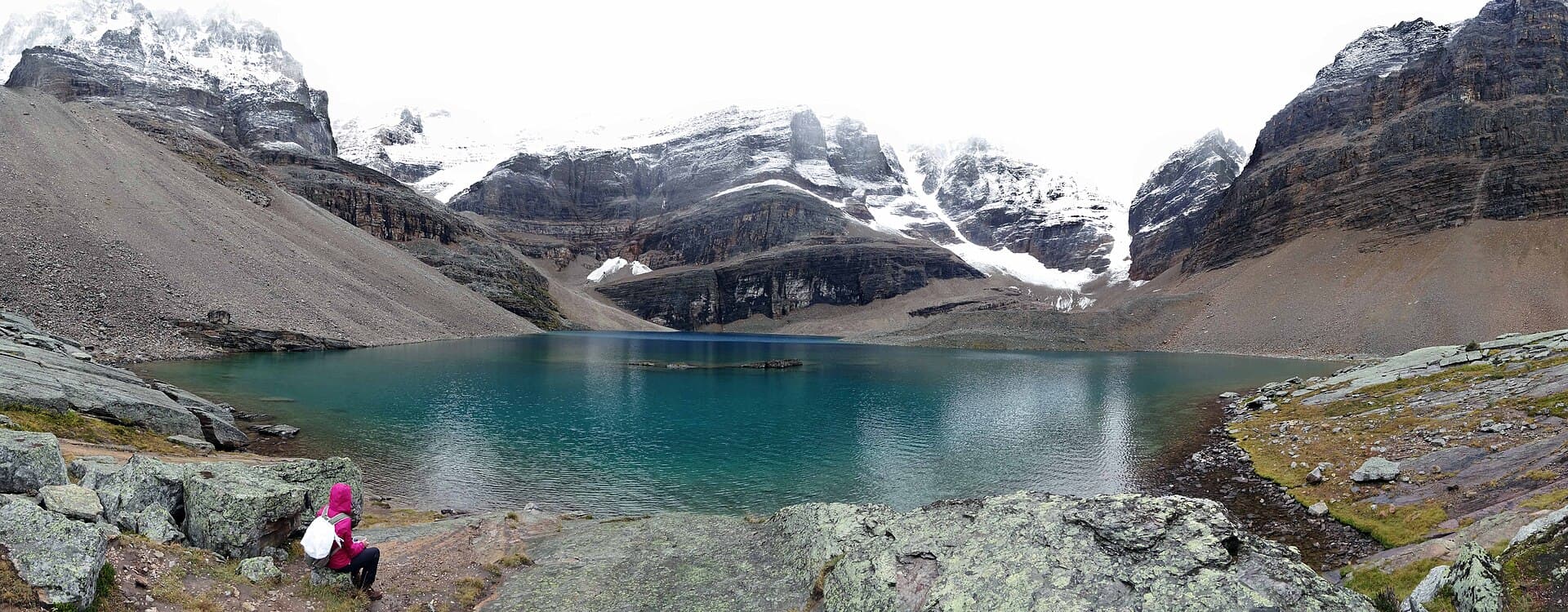 Lake Oesa: Turquoise Alpine Waters in Yoho National Park