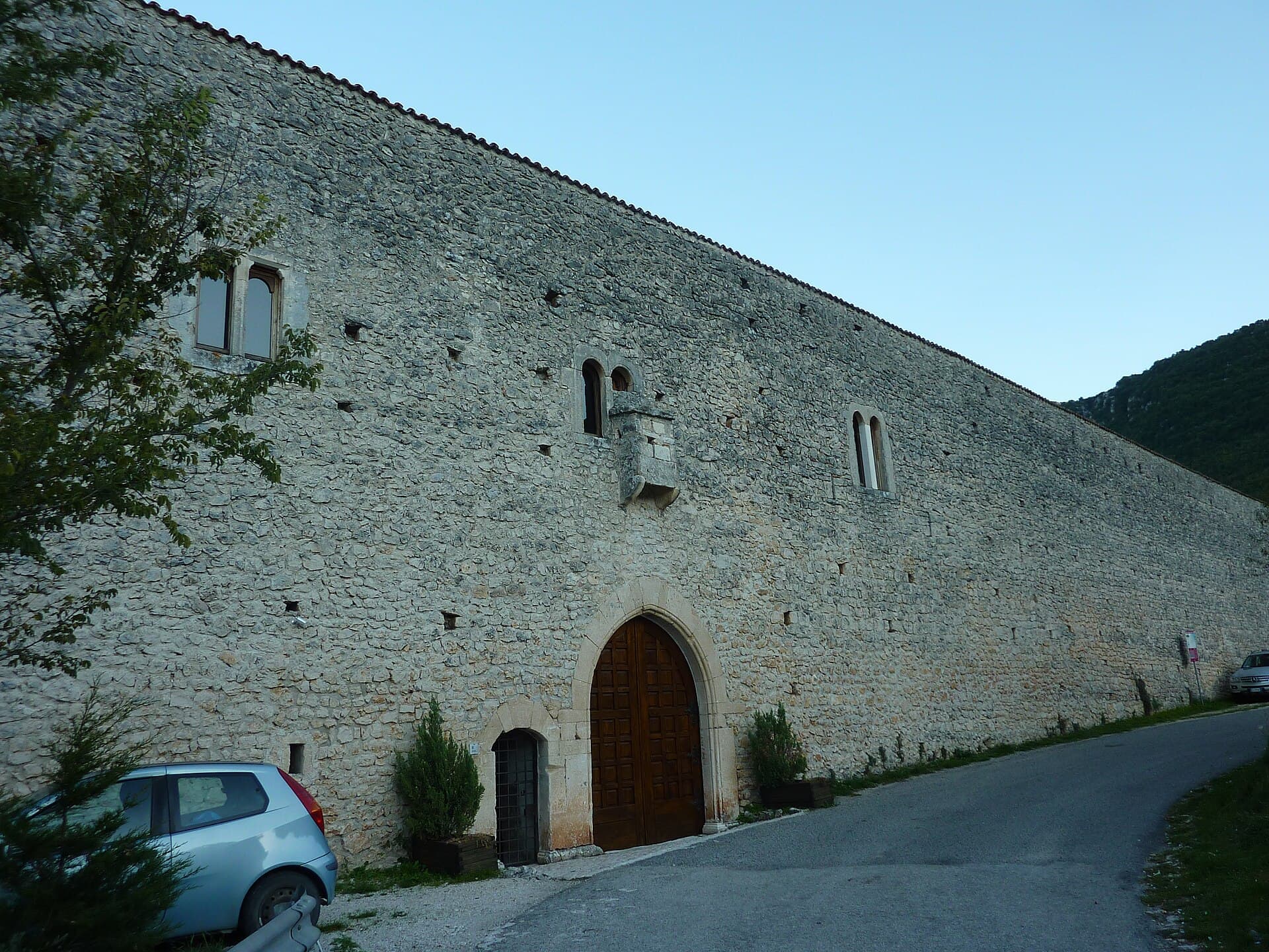 Santo Spirito Monastery: Medieval Serenity in Ocre, Abruzzo