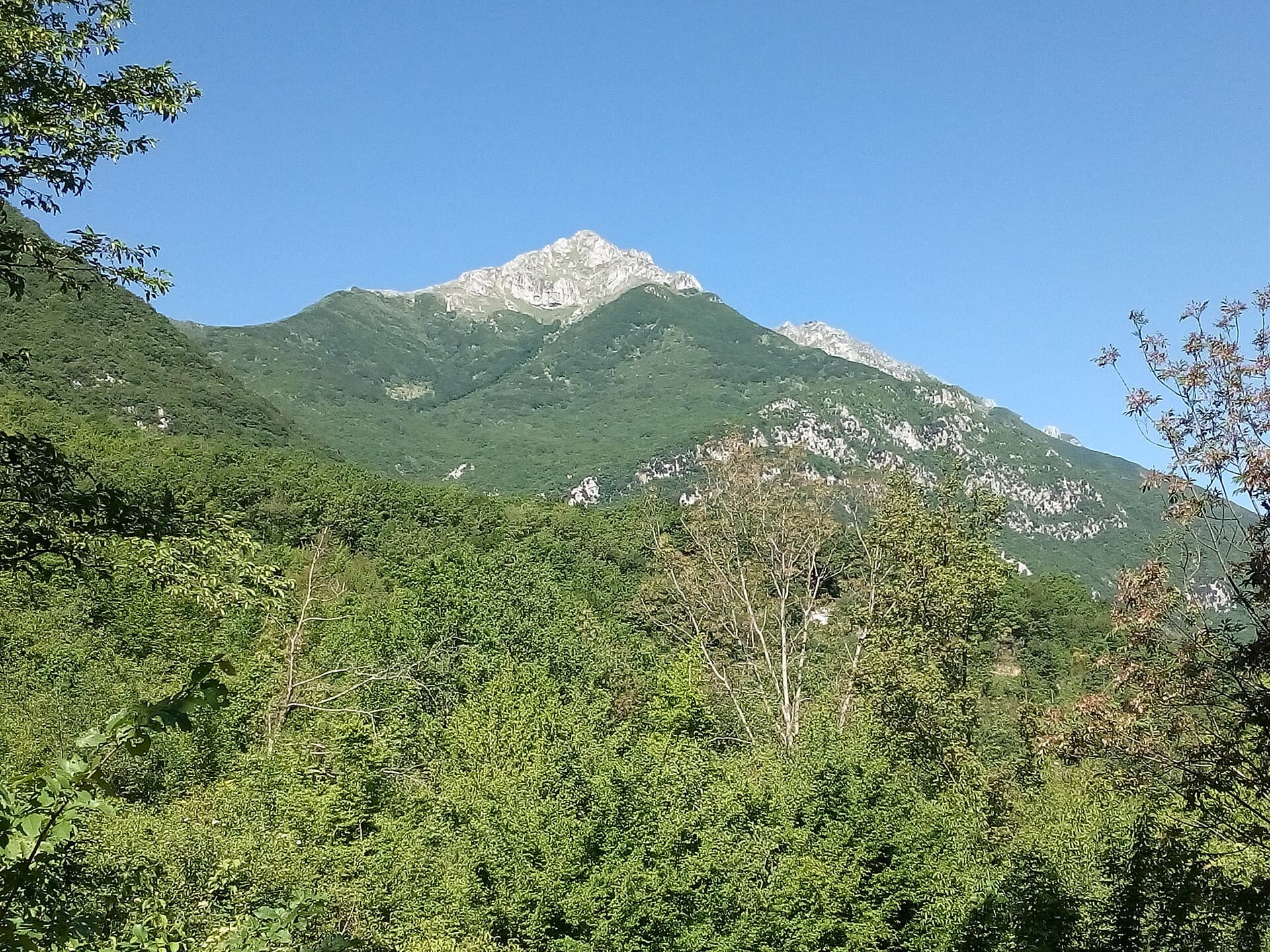 Monte Pratillo: Hiking the Quiet Peaks of Abruzzo