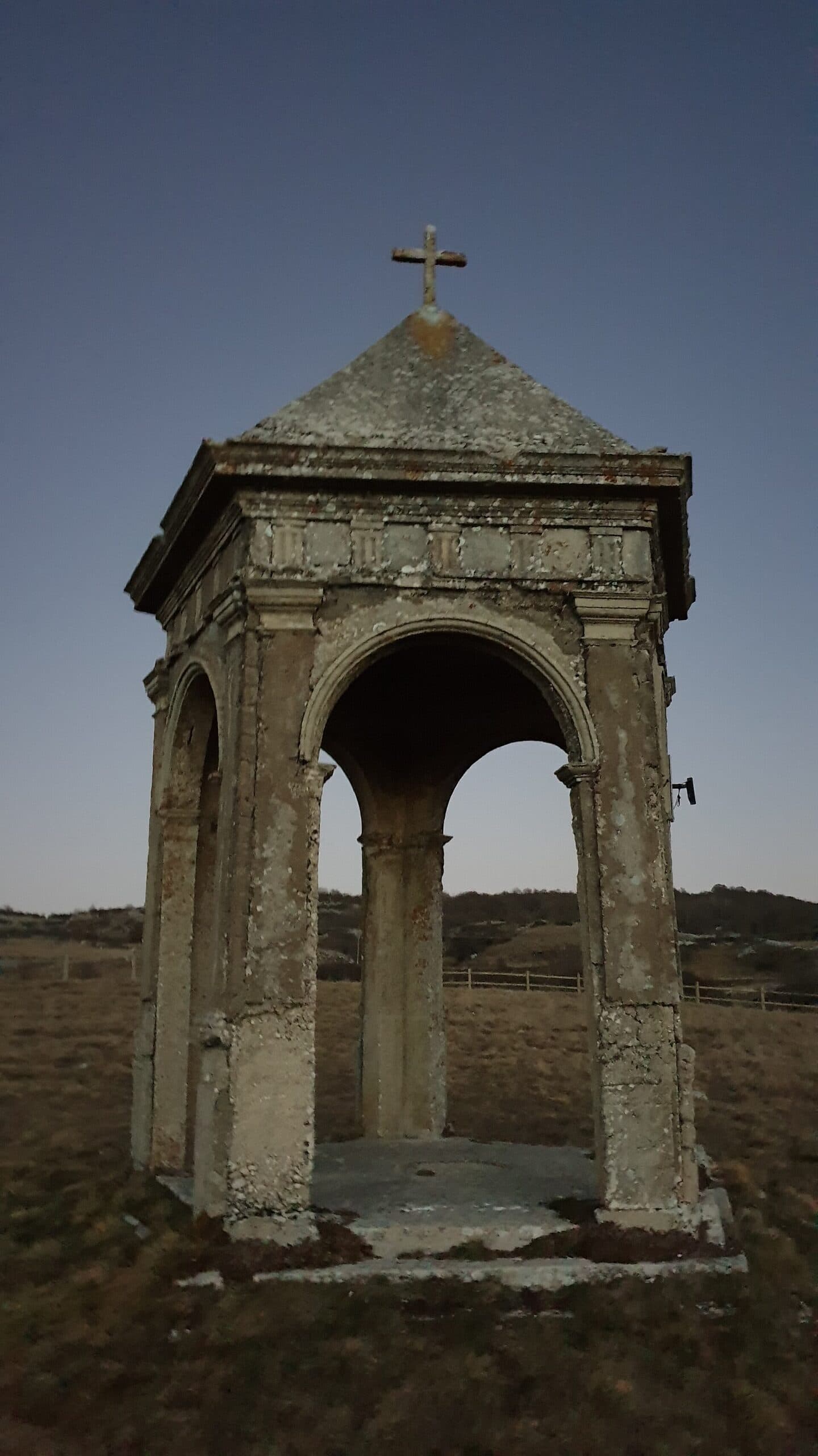 Terranera Monument: Ancient Ruins in Rocca di Mezzo, Abruzzo