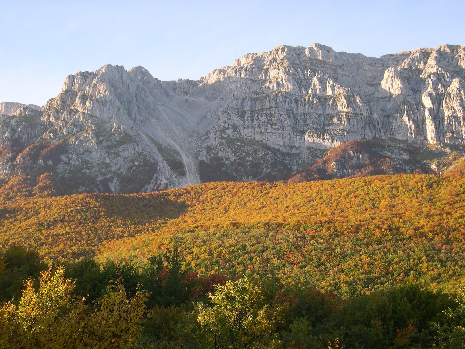 Monte Sirente: Hiking Abruzzo’s Wild Sirente-Velino Peaks