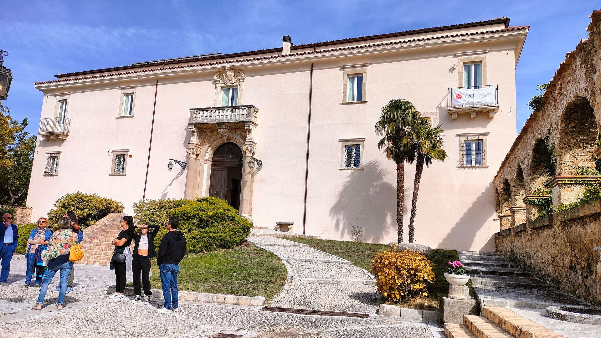 Castello Gizzi: Medieval Fortress Above Torre de’ Passeri