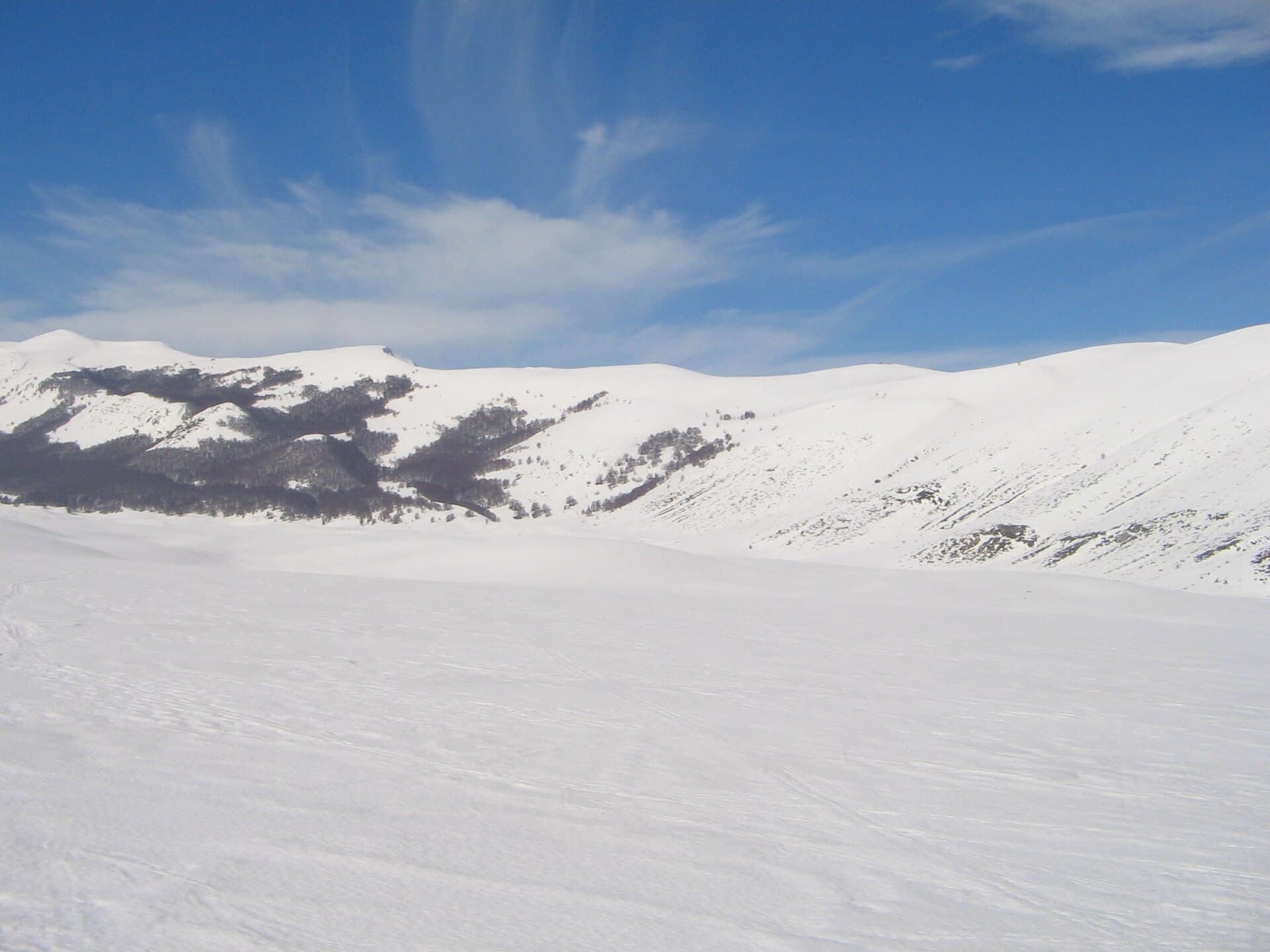 Piani di Pezza: Hiking the Karst Meadows of Abruzzo’s Sirente-Velino Park