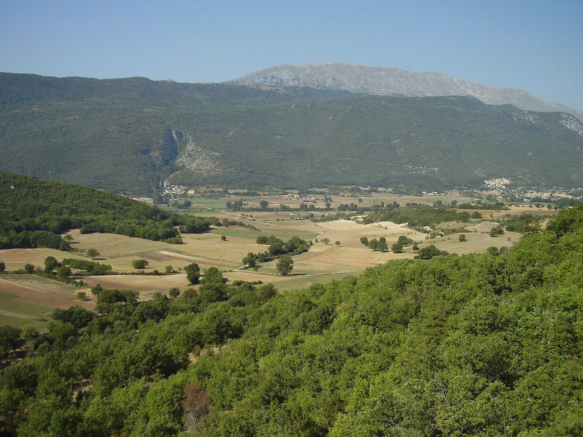 Grotte di Stiffe: Exploring Abruzzo’s Dramatic Underground River