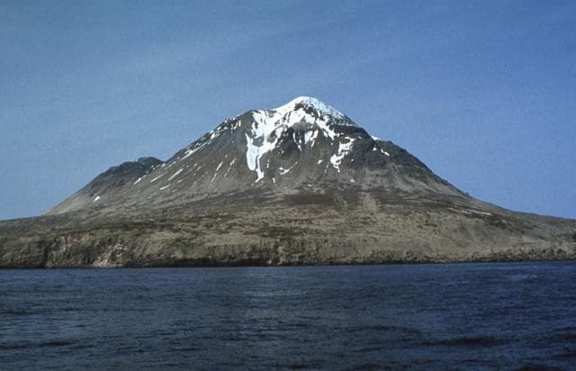 Kagamil Island: A Remote Volcanic Outpost in Alaska’s Aleutian Chain