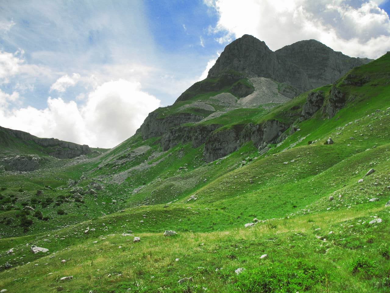 Monte La Meta: Hiking Abruzzo’s Wild Apennine Peak