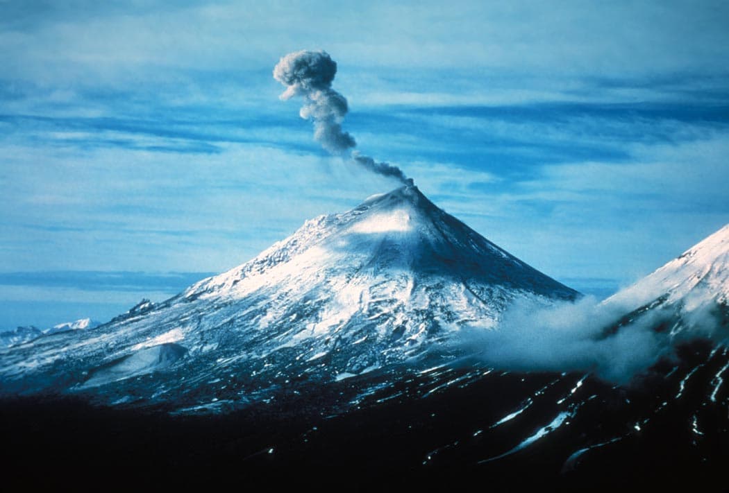 Mount Pavlof: Alaska’s Most Active Volcano in the Aleutian Range